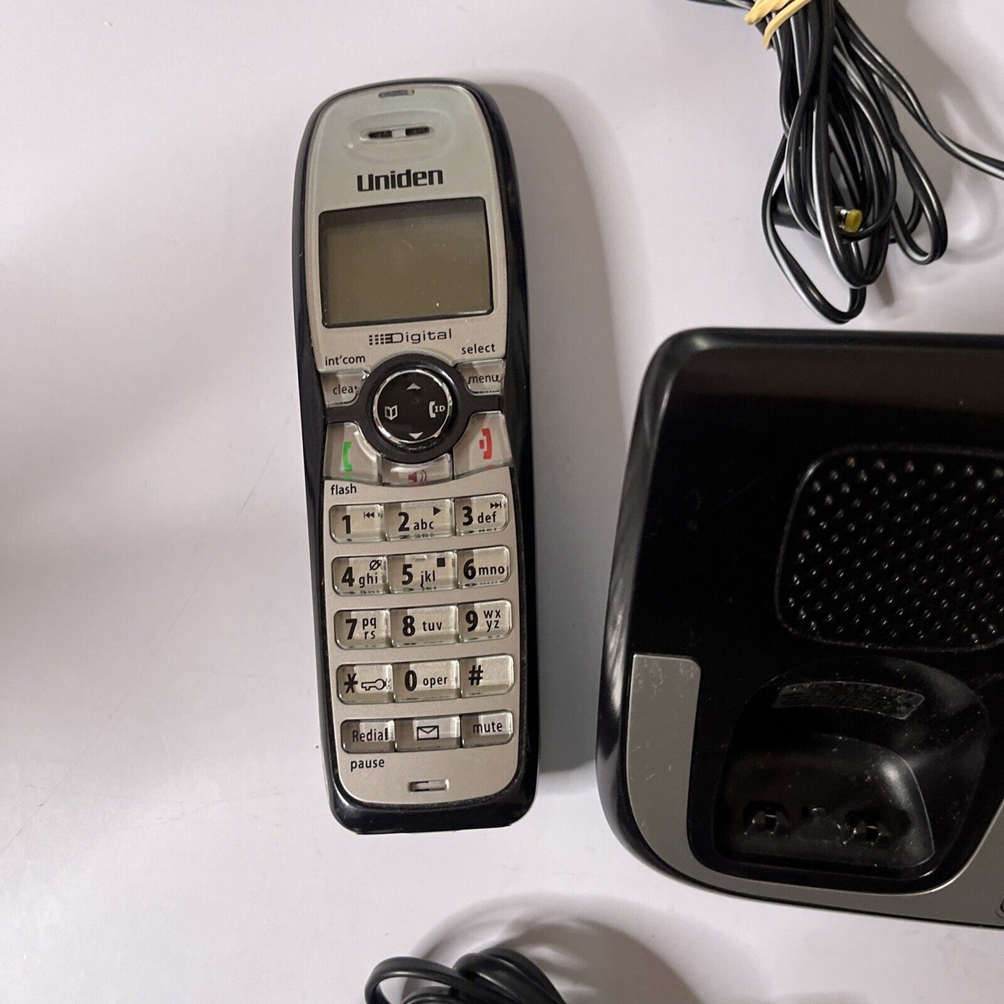 Uniden XDECT7055+1 Digital Answering Machine & 1 Handset