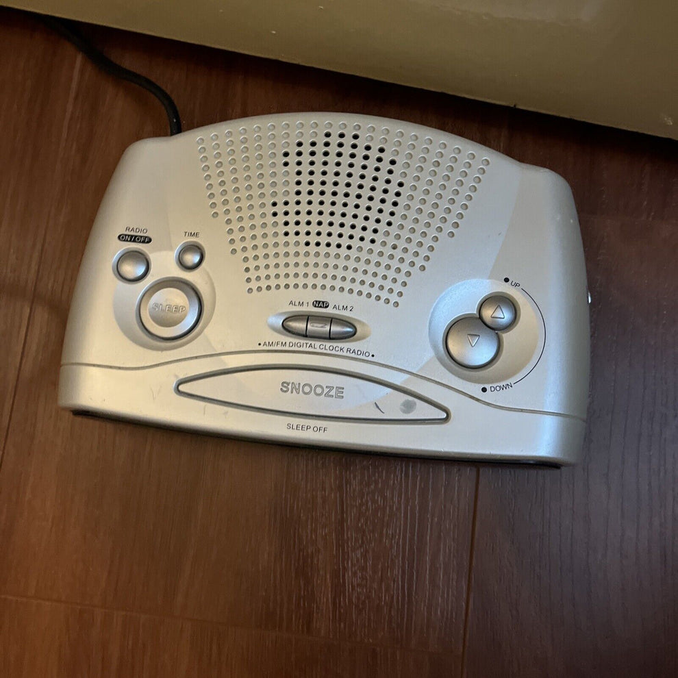 Sanyo RMX600 Alarm Clock Radio AM/FM Retro Unit