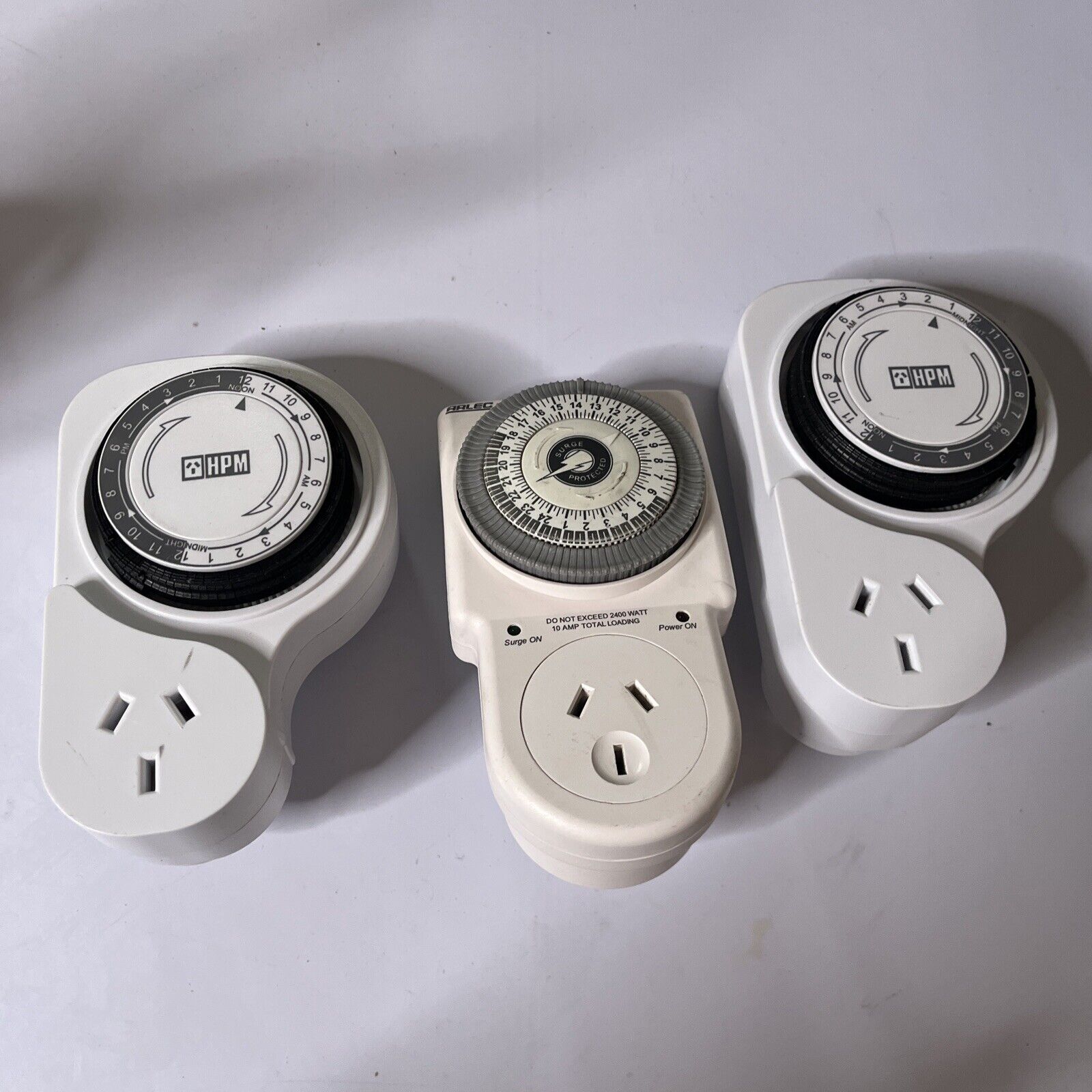 2x HPM Electrical Indoor Analogue Timer D809/1DP & 1x Arlec Electrical ...