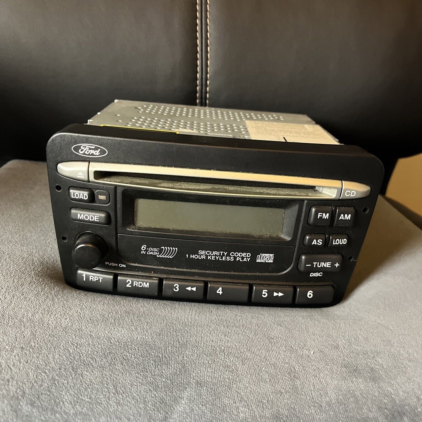 Ford 1R23-18C815-BATFA 6-Disc Player In Dash AM/FM Radio *Not tested- For Parts*