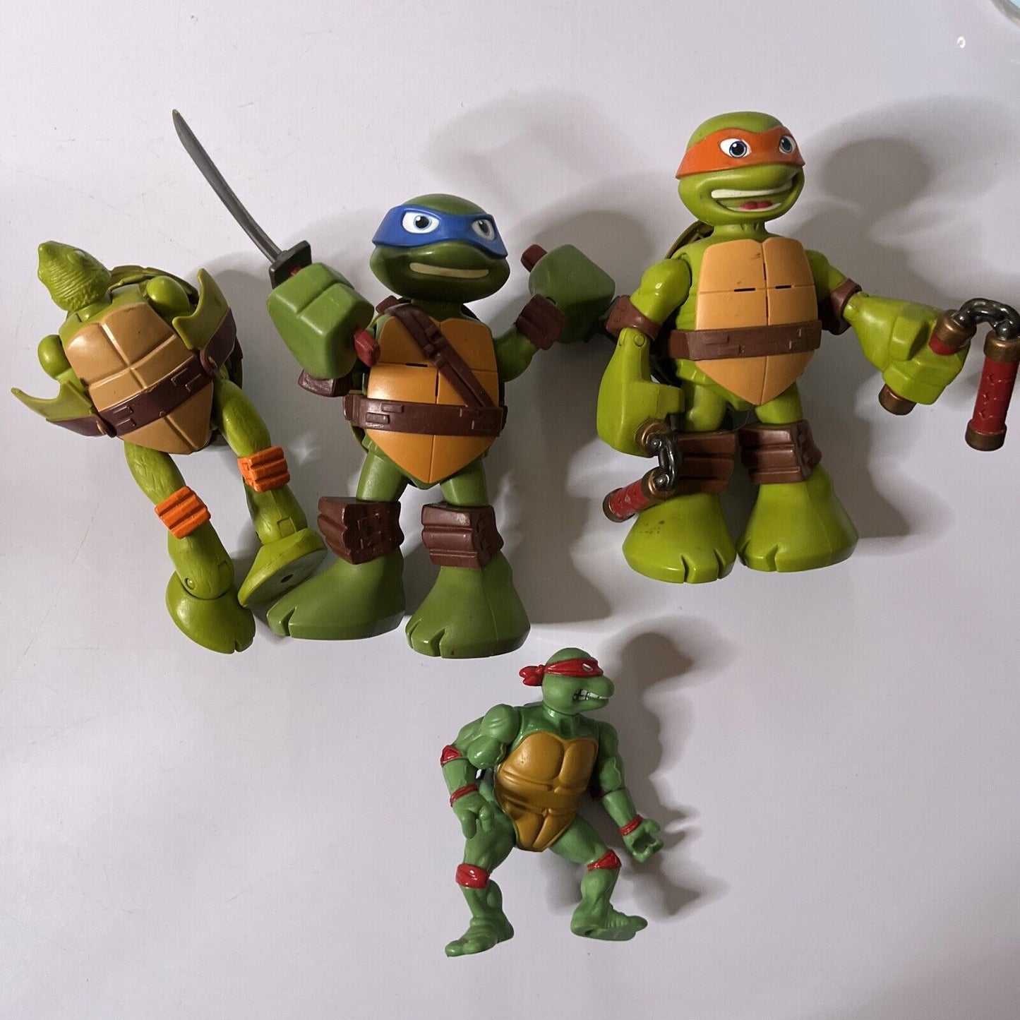 4x Teenage Mutant Ninja Turtles: Raphael, Leonardo