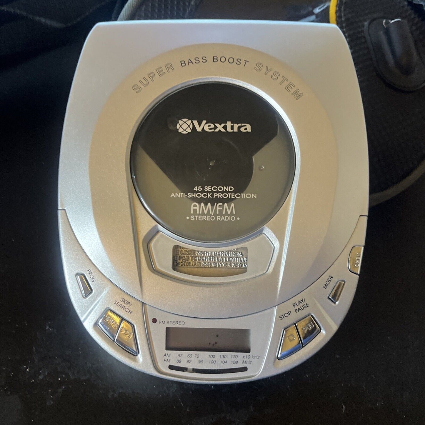Vectra Portable CD Player AM/FM Radio With Carrying Case VX3991
