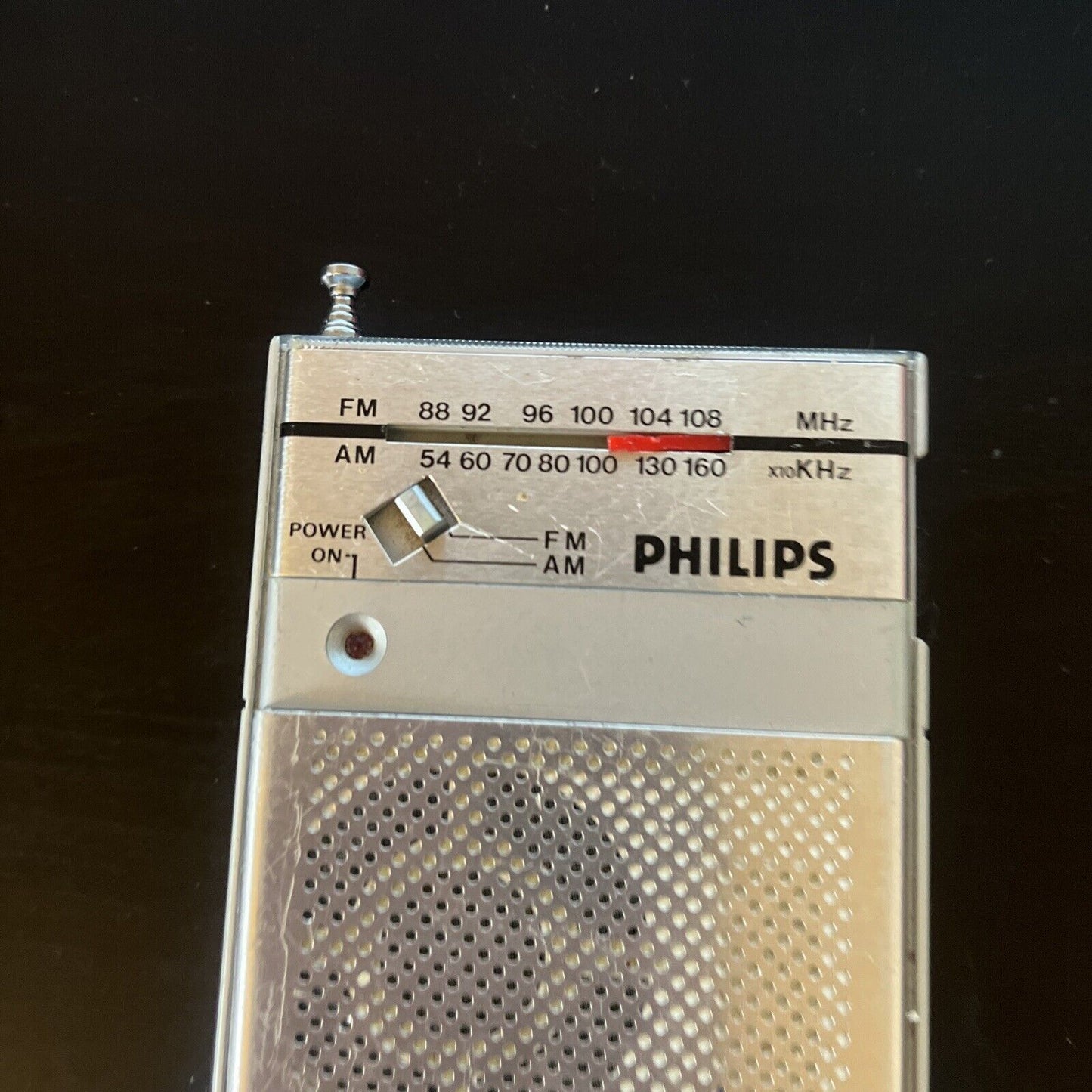 Vintage Philips FM/AM Portable Pocket Radio 1008890