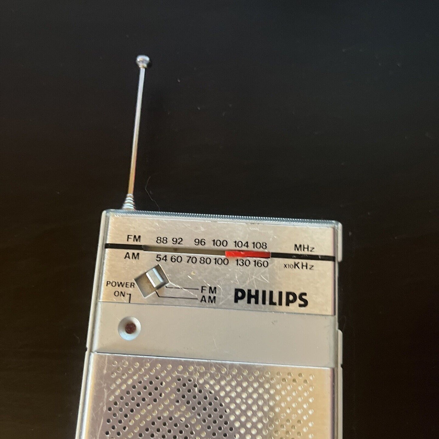 Vintage Philips FM/AM Portable Pocket Radio 1008890