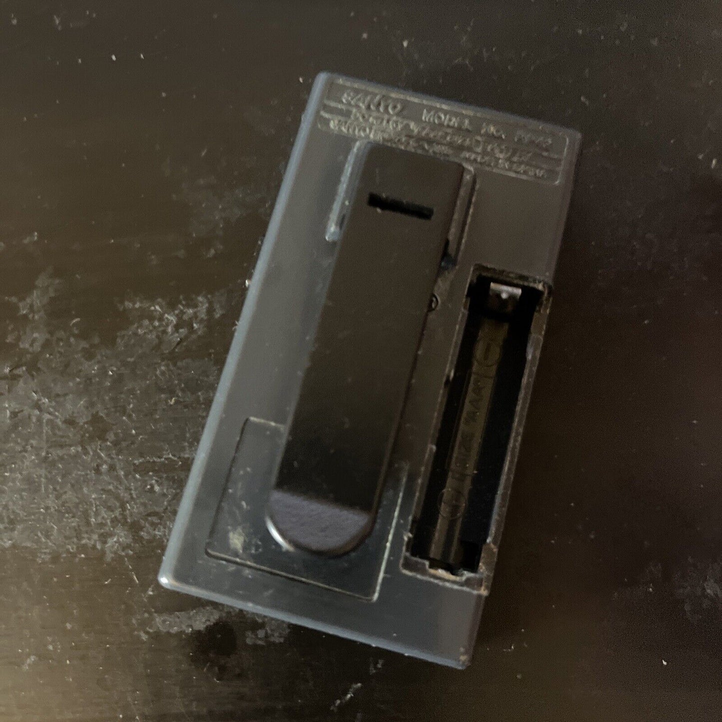 Sanyo RP42 Portable Pocket AM/FM Radio *Missing Battery Lid*