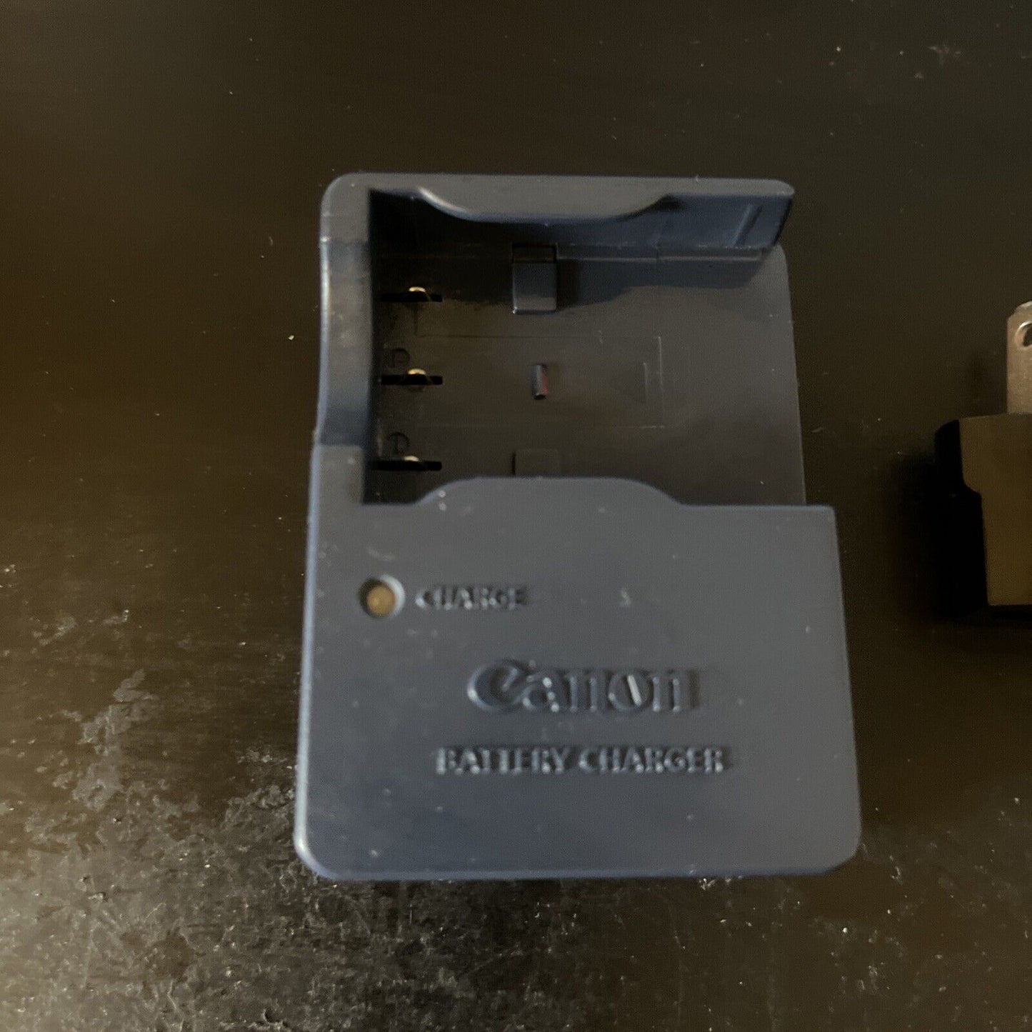 Genuine Canon CB-2LU Battery Charger For NB-3L SD550 SD500 SD110 SD100 SD20