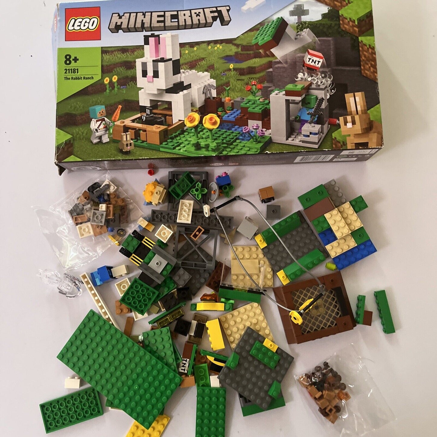 Lego Minecraft The Rabbit Ranch 21181 *Missing Pieces & Manual*
