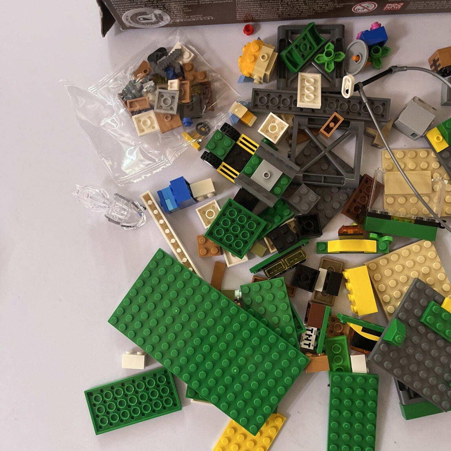 Lego Minecraft The Rabbit Ranch 21181 *Missing Pieces & Manual*