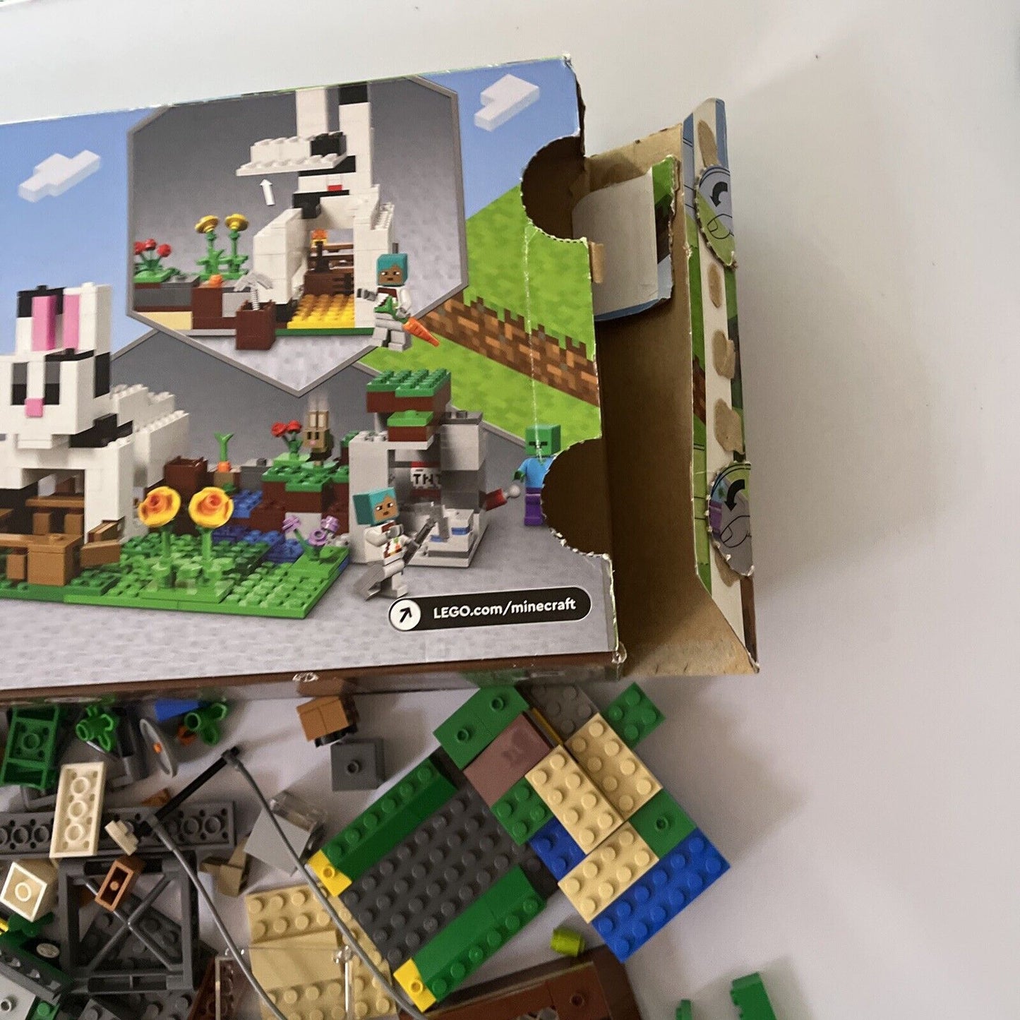 Lego Minecraft The Rabbit Ranch 21181 *Missing Pieces & Manual*