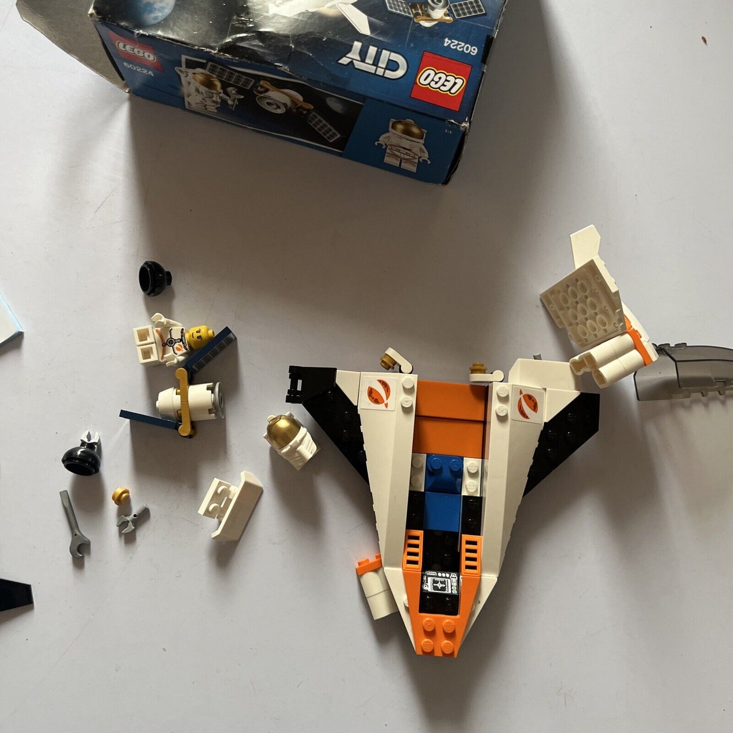 LEGO CITY: Satellite Service Mission (60224)