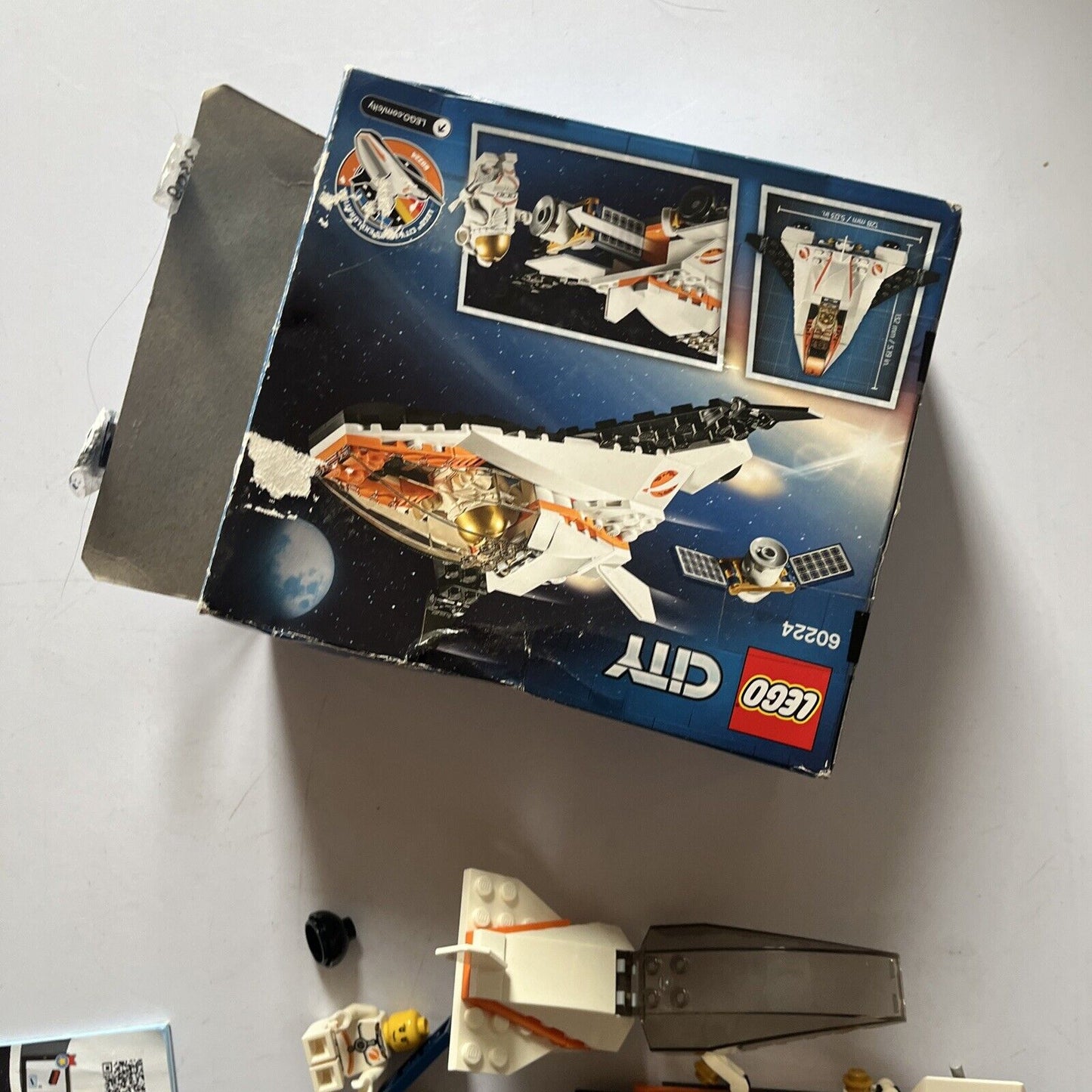 LEGO CITY: Satellite Service Mission (60224)