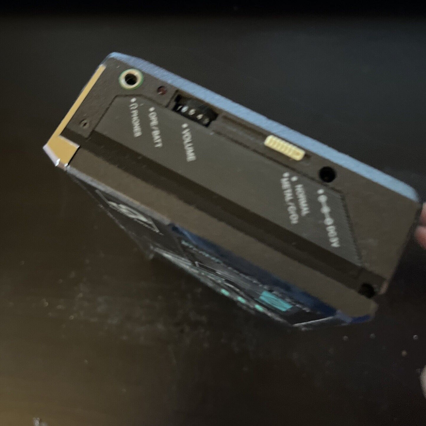 Aiwa Stereo Cassette Player HS-G35 *For Parts Or Repair & Missing Battery Lid*