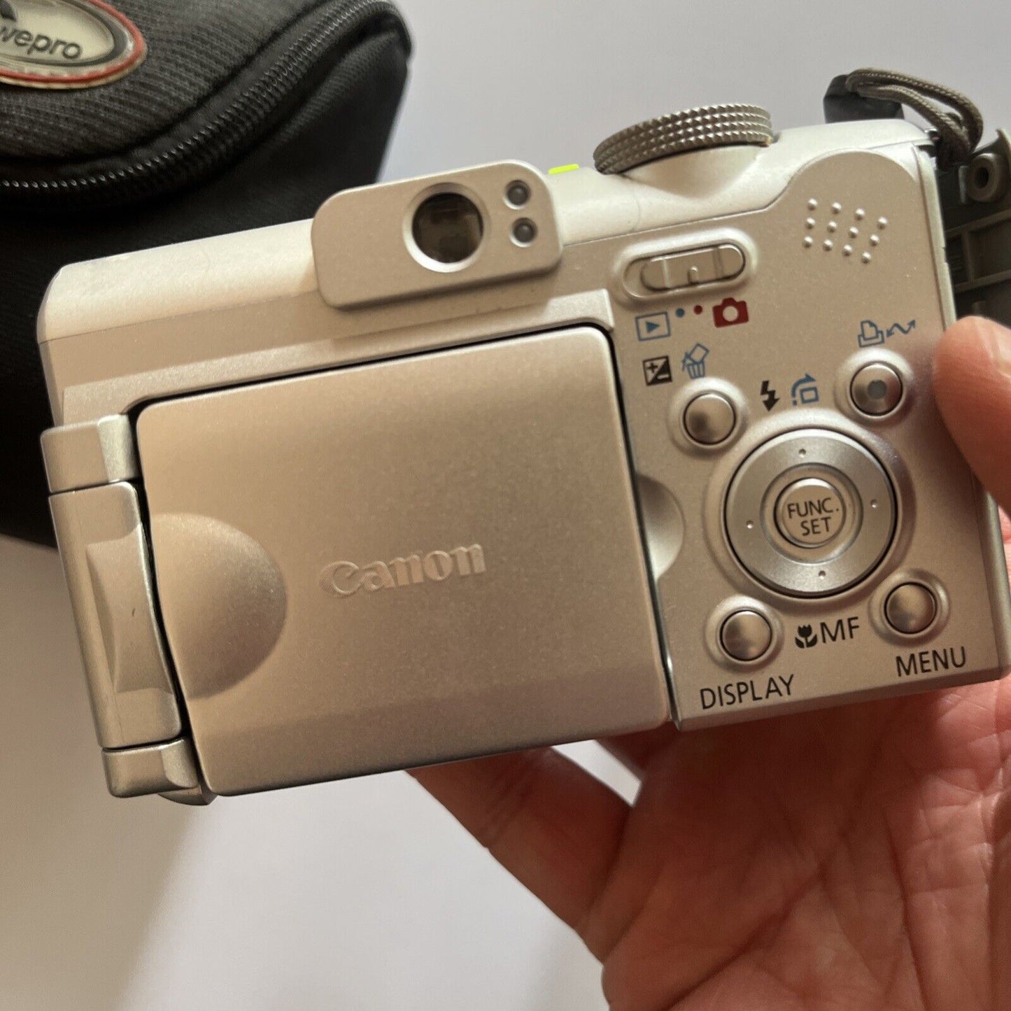 Canon PowerShot A610 5MP Digital Camera With Lowepro Case