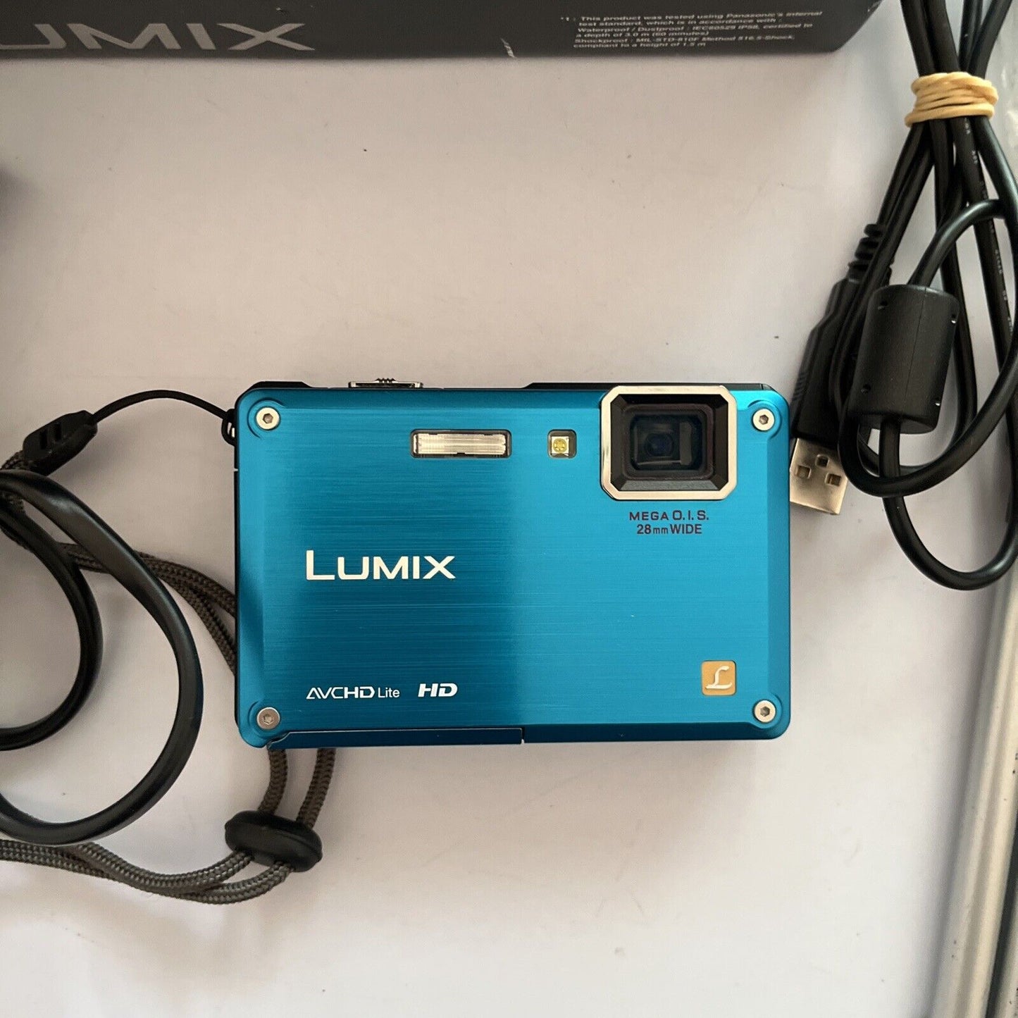 Panasonic Lumix DMC-FT1 12.1 MP Digital Camera Shock & Waterproof Blue