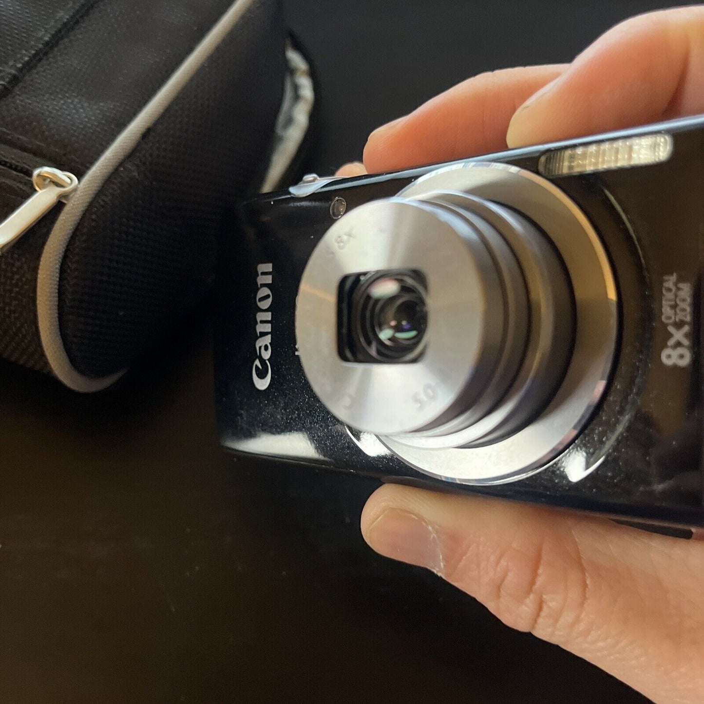 Canon IXUS 145 Compact Digital Camera 16.0 Megapixels 8x Optical Black With Case