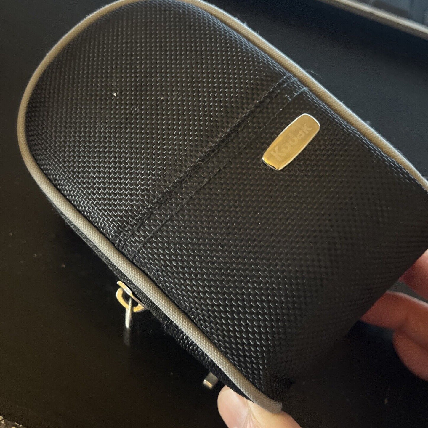 Canon IXUS 145 Compact Digital Camera 16.0 Megapixels 8x Optical Black With Case