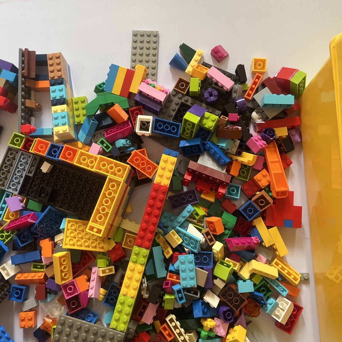 Genuine Official Lego 1.675kg Bulk Lot Bundle Bricks Parts With Lego Case