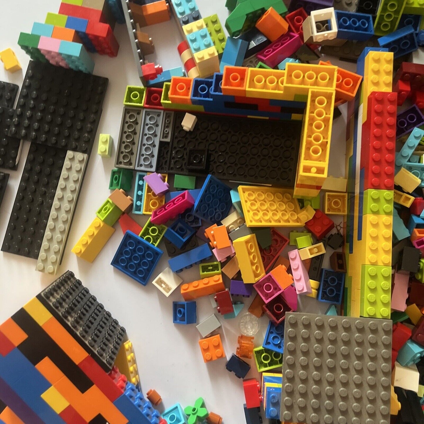 Genuine Official Lego 1.675kg Bulk Lot Bundle Bricks Parts With Lego Case