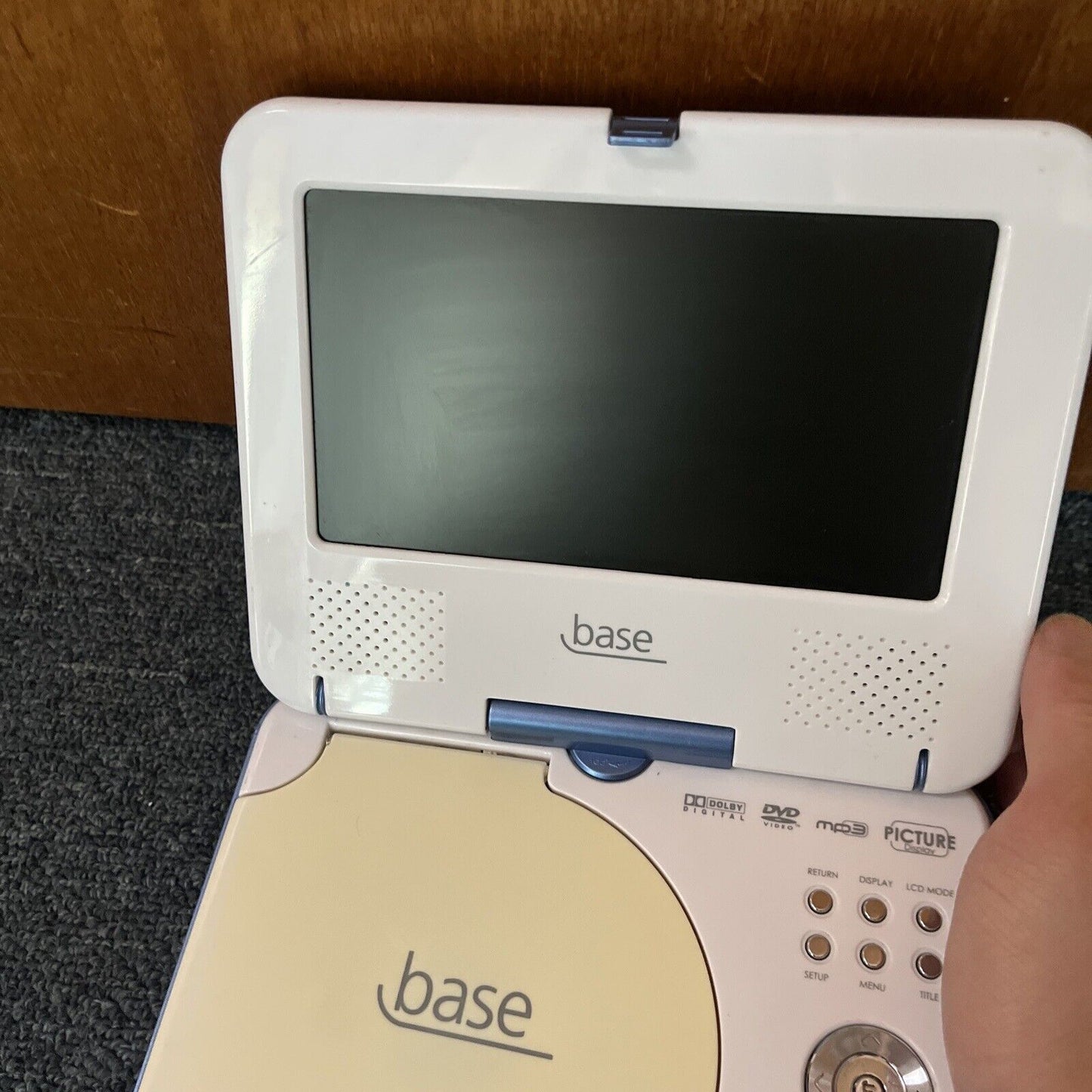 Base 7" Portable DVD Player TF-DVD7307 Region 4