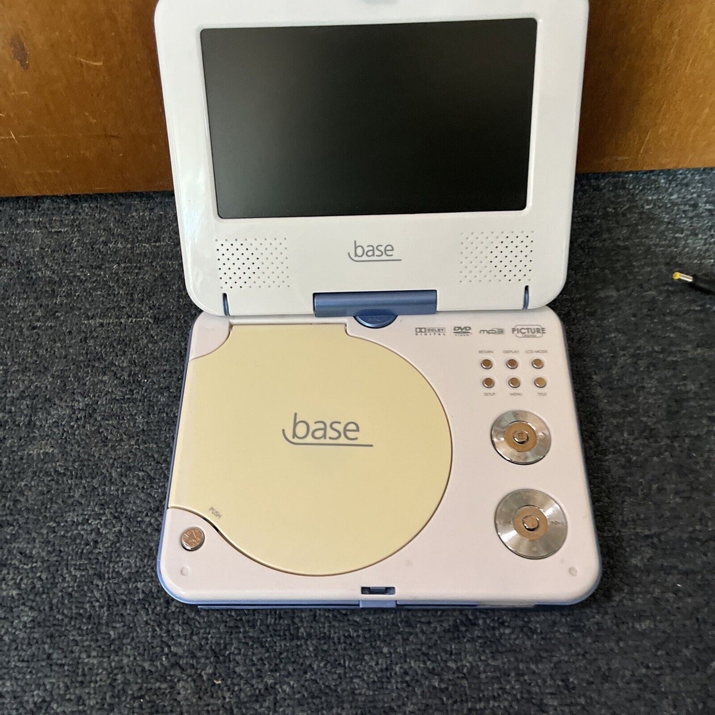 Base 7" Portable DVD Player TF-DVD7307 Region 4