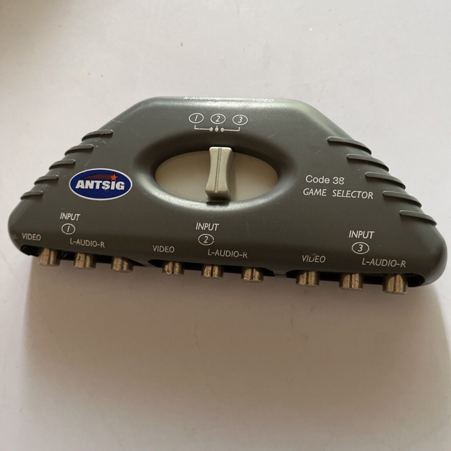 Antsig Game Selector AV 3-Way Code 38