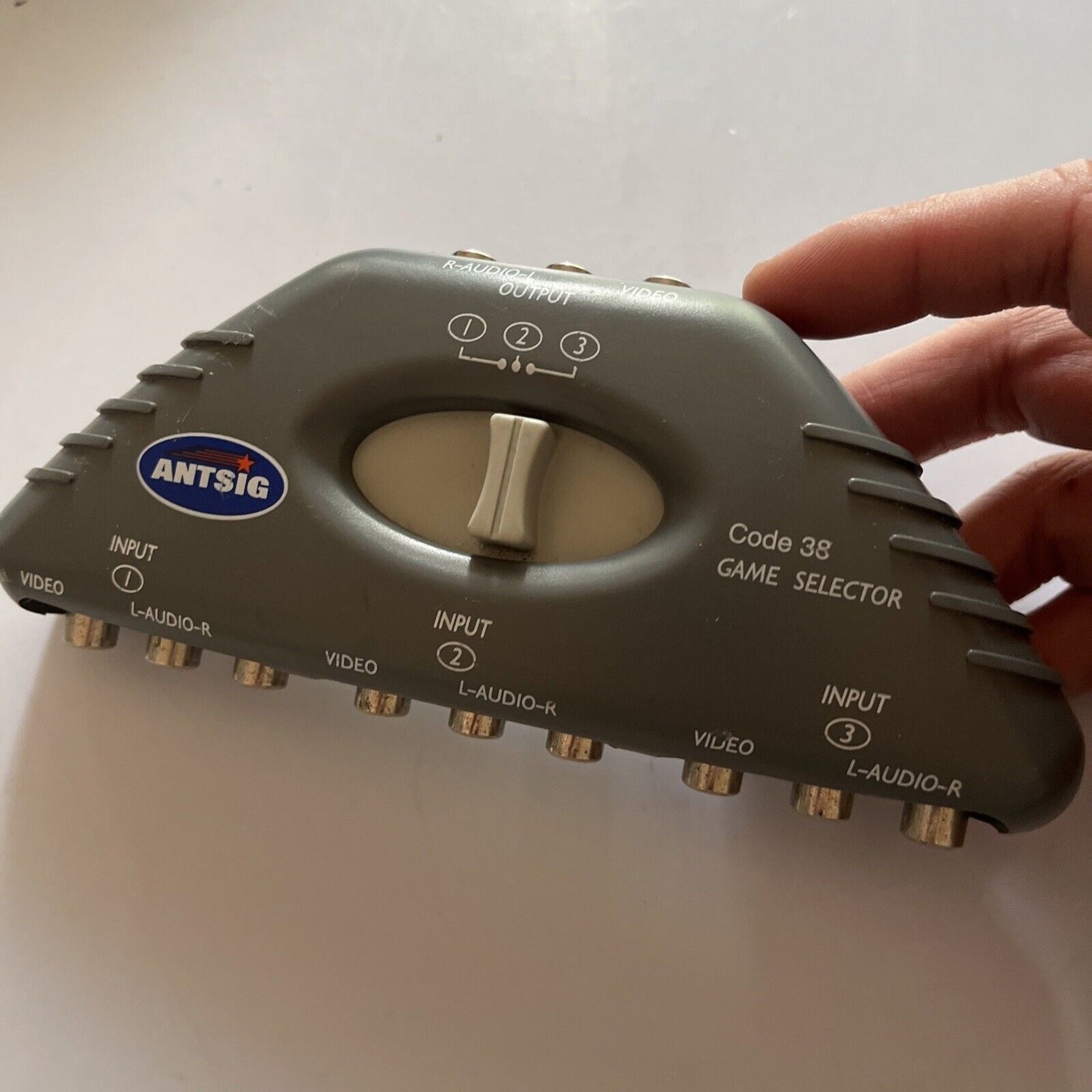 Antsig Game Selector AV 3-Way Code 38