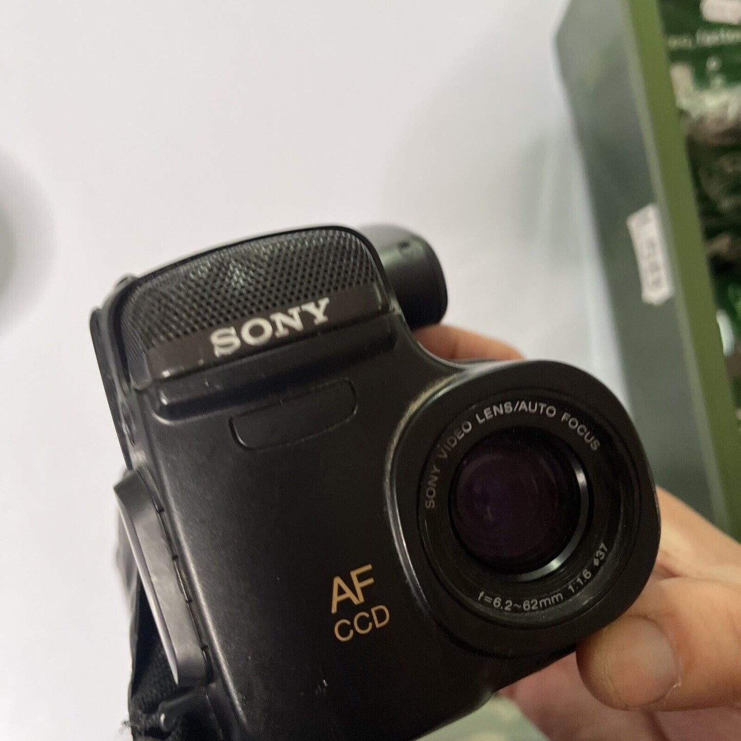 Sony Camcorder Video 8 Handycam CCD-TR202E *Not Working - For Parts Or Repair*