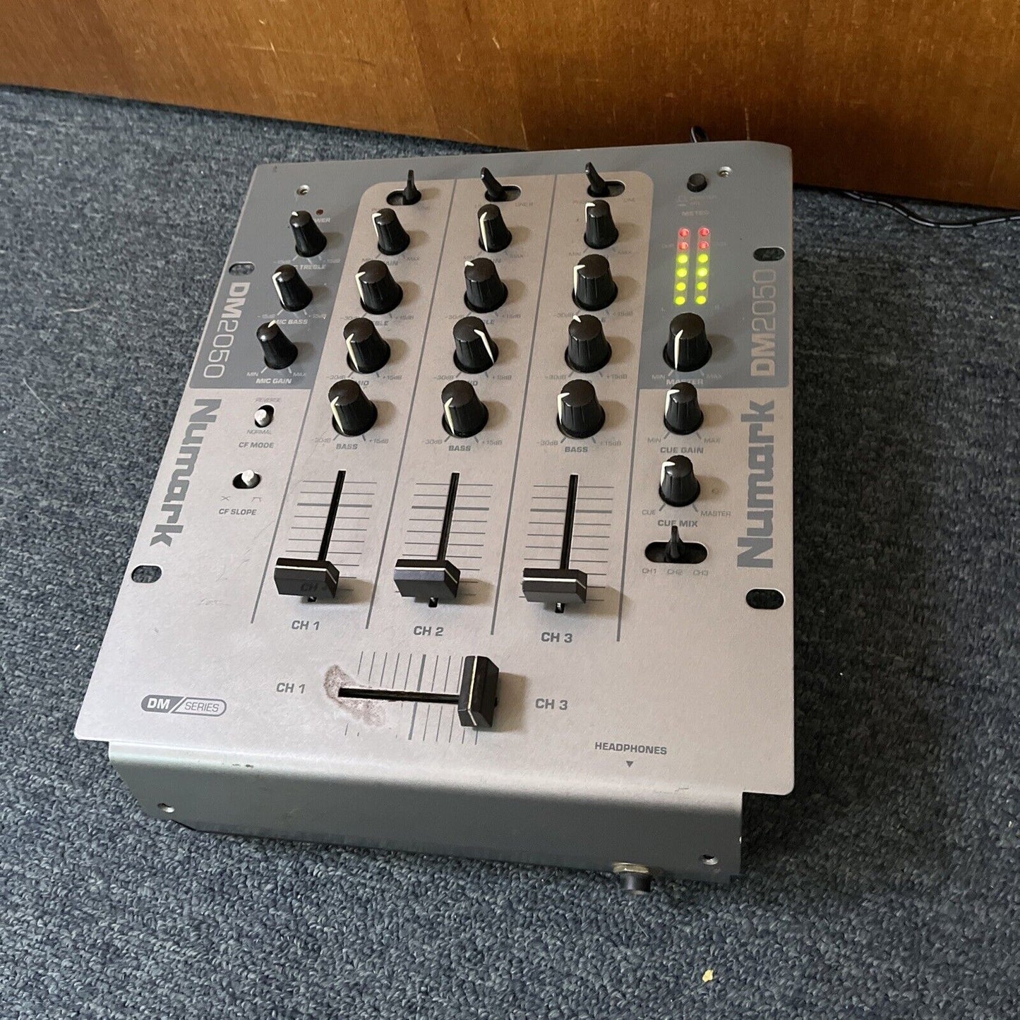 Numark DM2050 Channel Mixer - 3 Channels