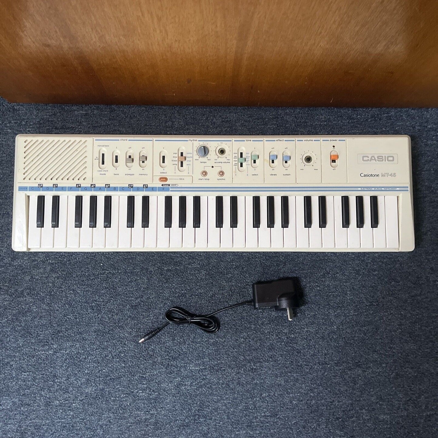 Casio Casiotone MT-45 Electronic Keyboard