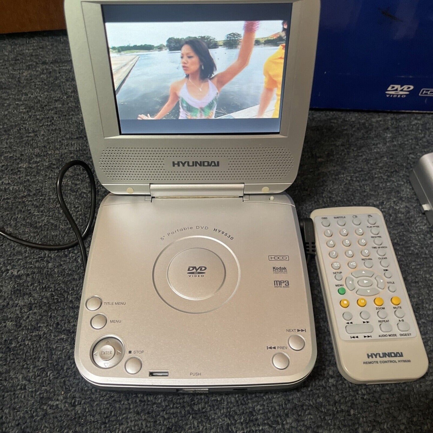 Hyundai Portable 5" DVD HDCD Player With Remote And Rechargeable Battery Hy9530