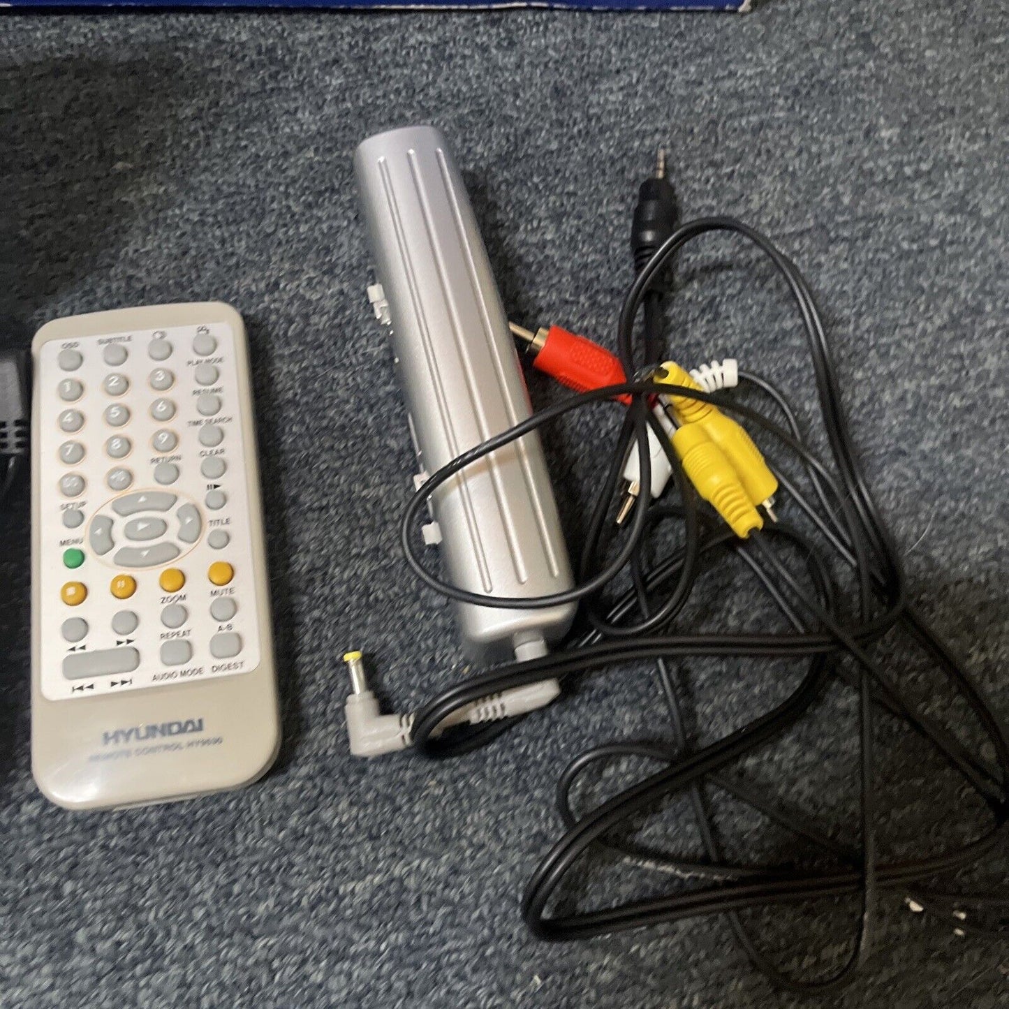 Hyundai Portable 5" DVD HDCD Player With Remote And Rechargeable Battery Hy9530