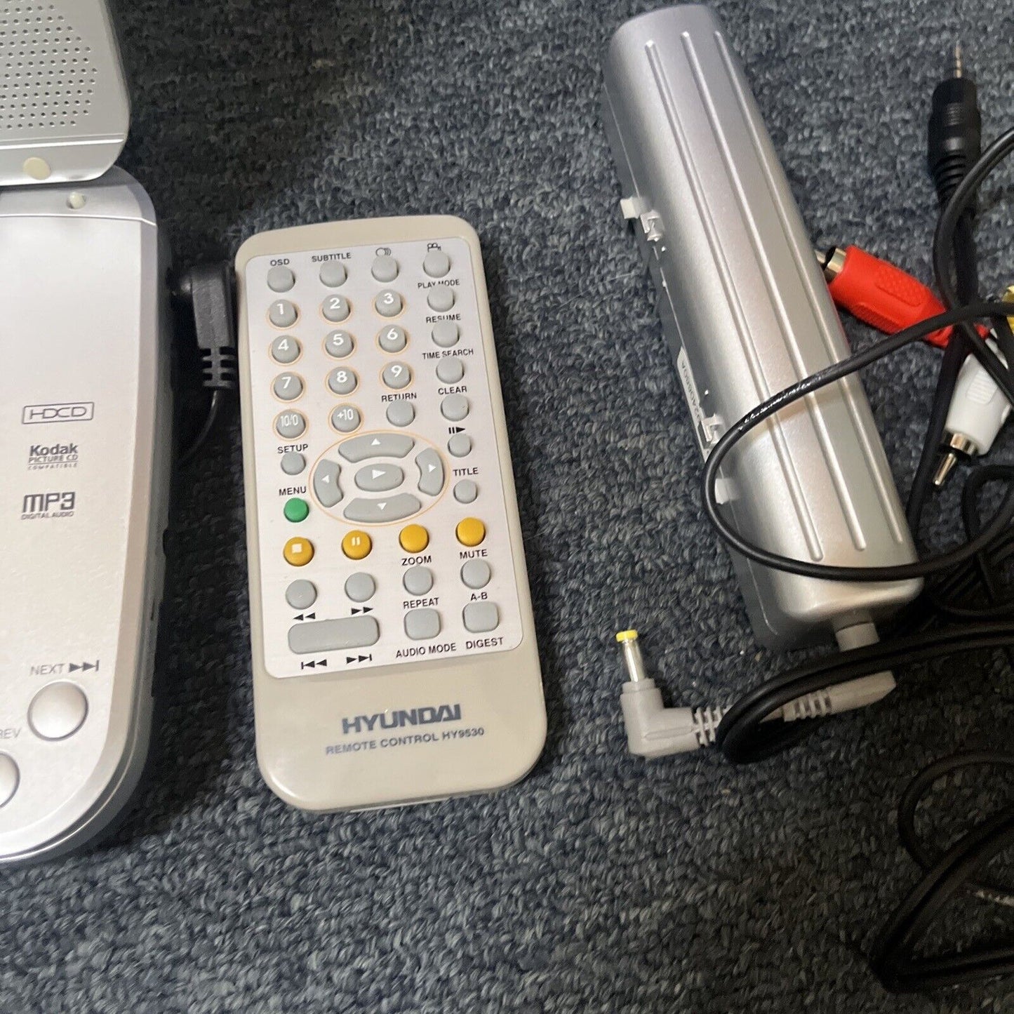 Hyundai Portable 5" DVD HDCD Player With Remote And Rechargeable Battery Hy9530