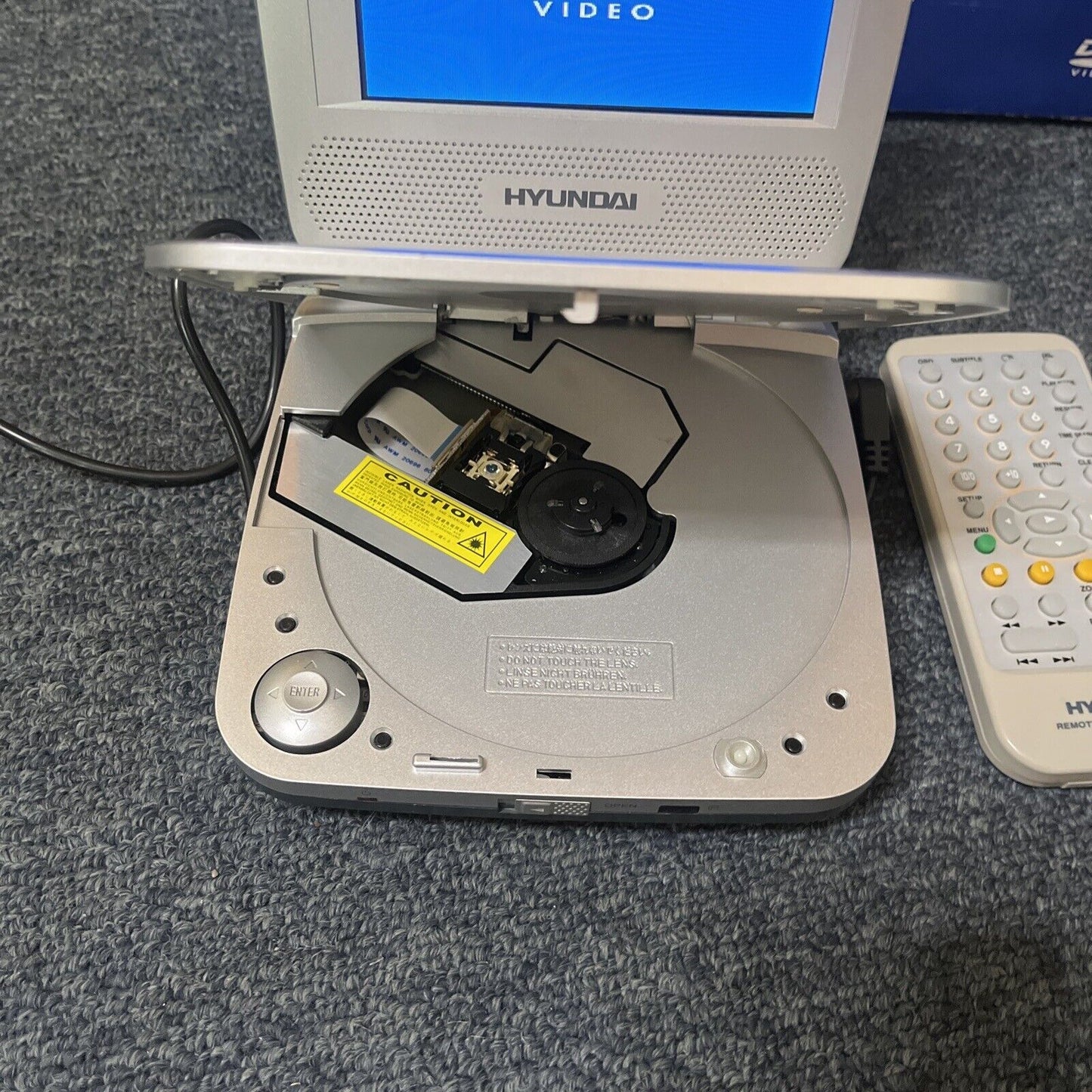 Hyundai Portable 5" DVD HDCD Player With Remote And Rechargeable Battery Hy9530