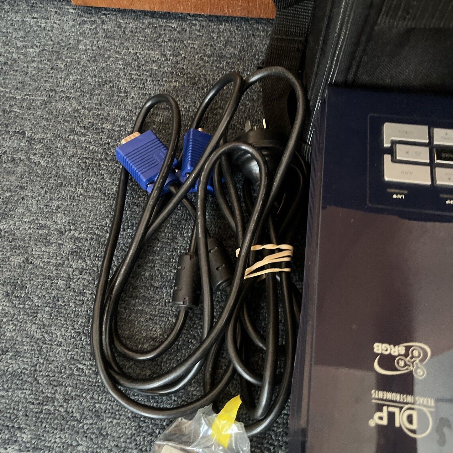 BenQ Digital Projector MP620c 469 Hour Lamp With Remote