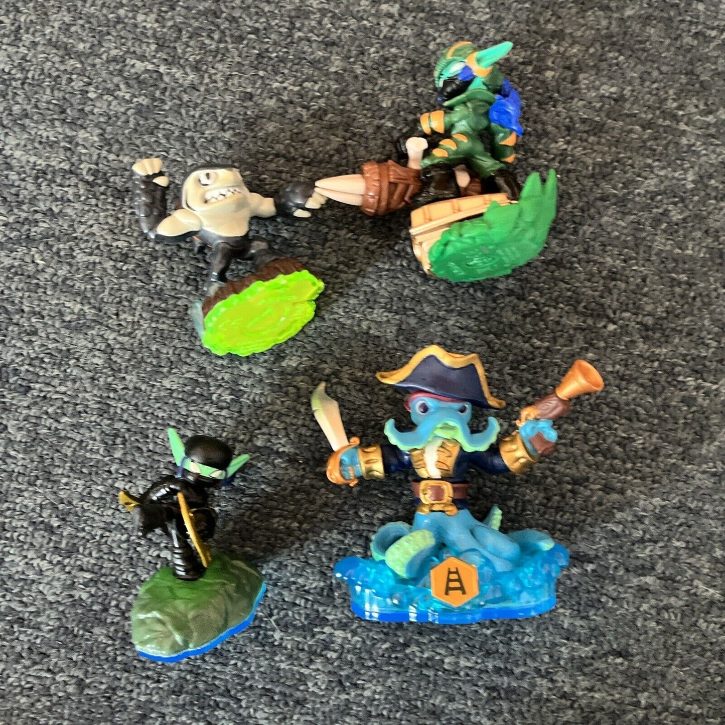 24x Skylander Figurines Bulk Lot Official Genuine