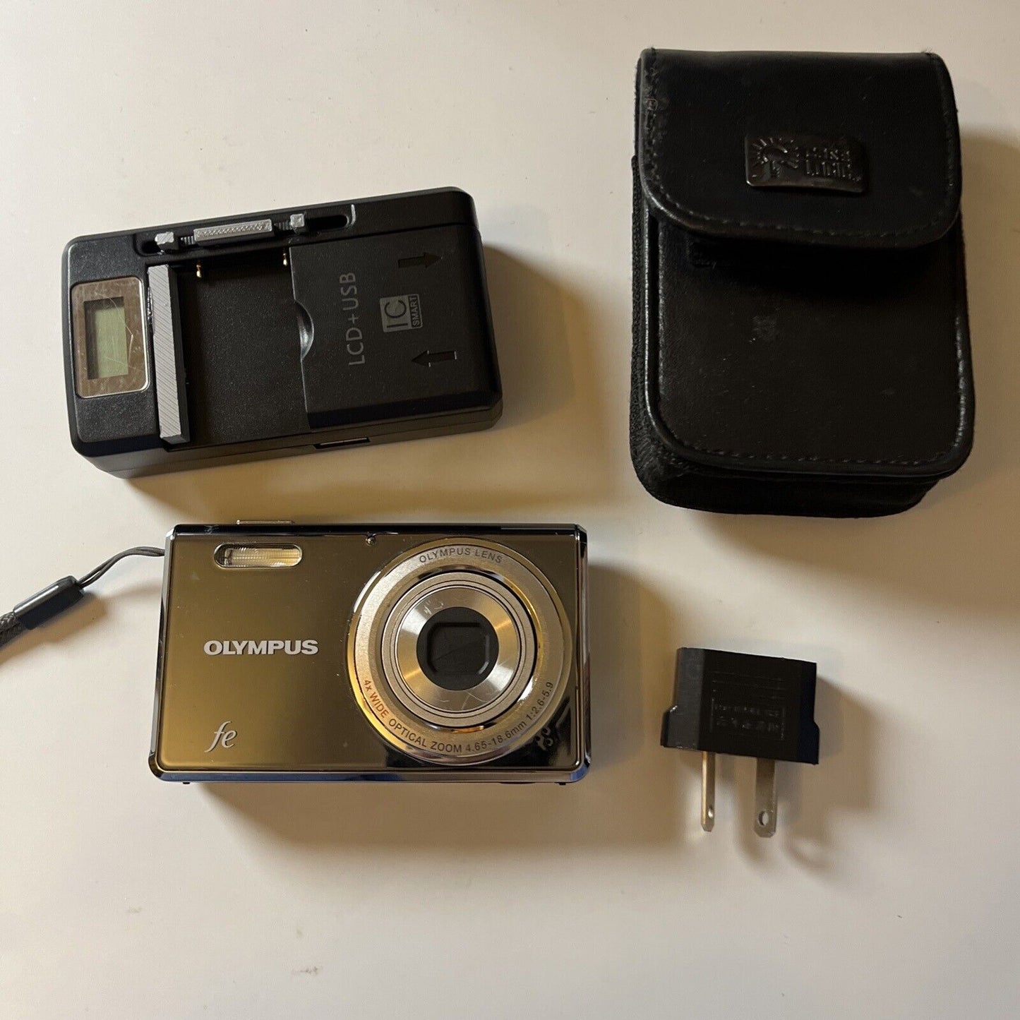 OLYMPUS FE-4000 Compact Digital Camera 12MP With Case