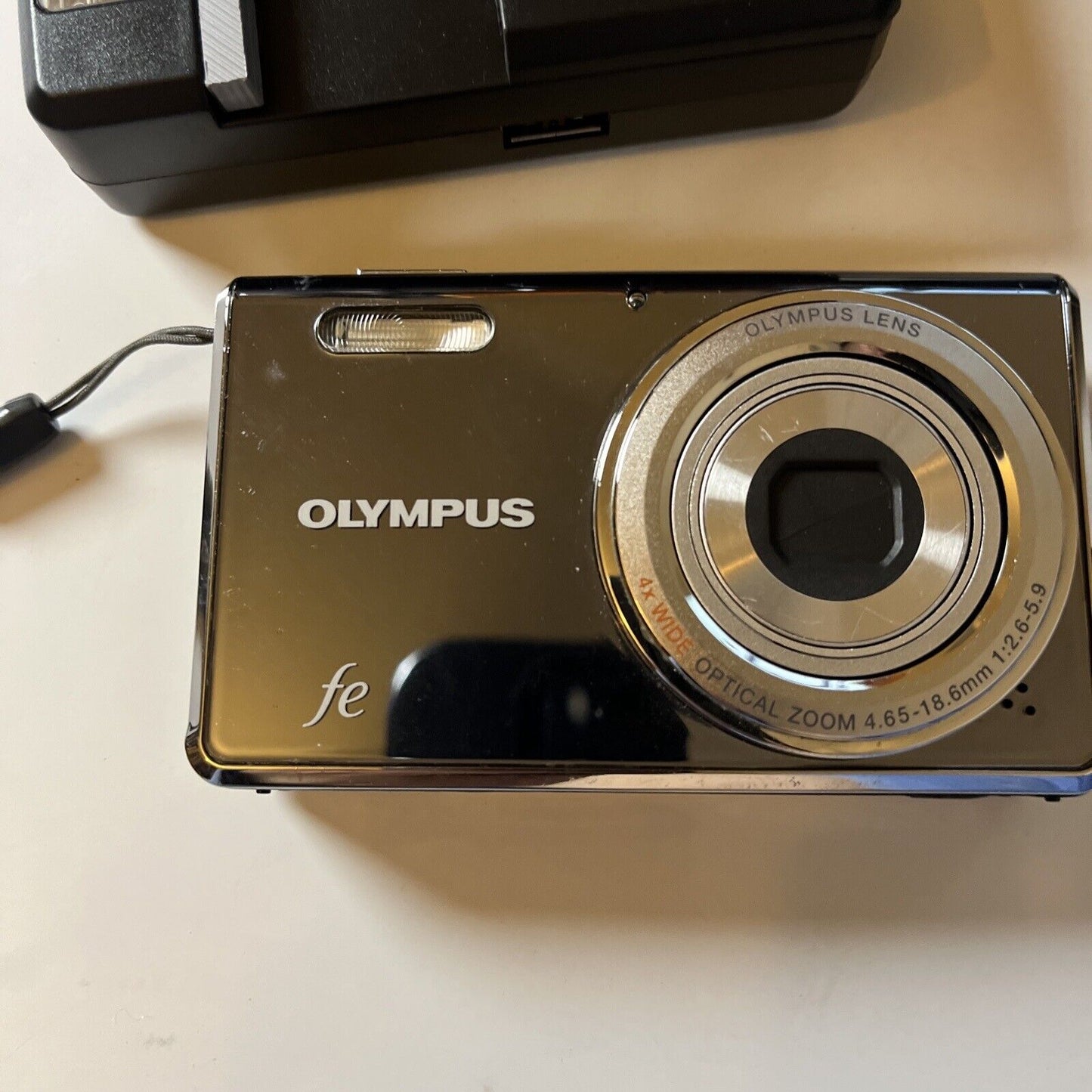 OLYMPUS FE-4000 Compact Digital Camera 12MP With Case