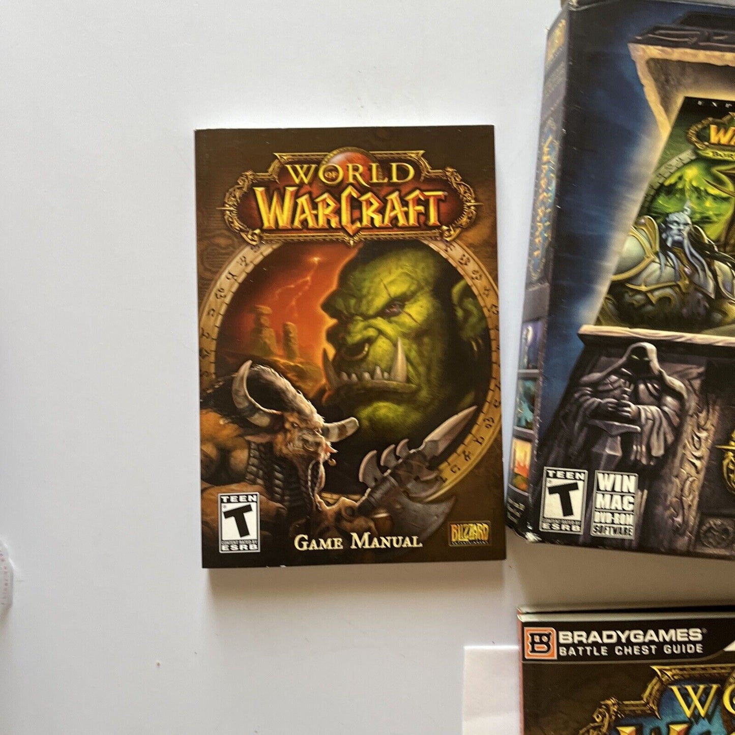 World of Warcraft: Battle Chest (Windows/Mac 2007) Manual Book *Key Used*