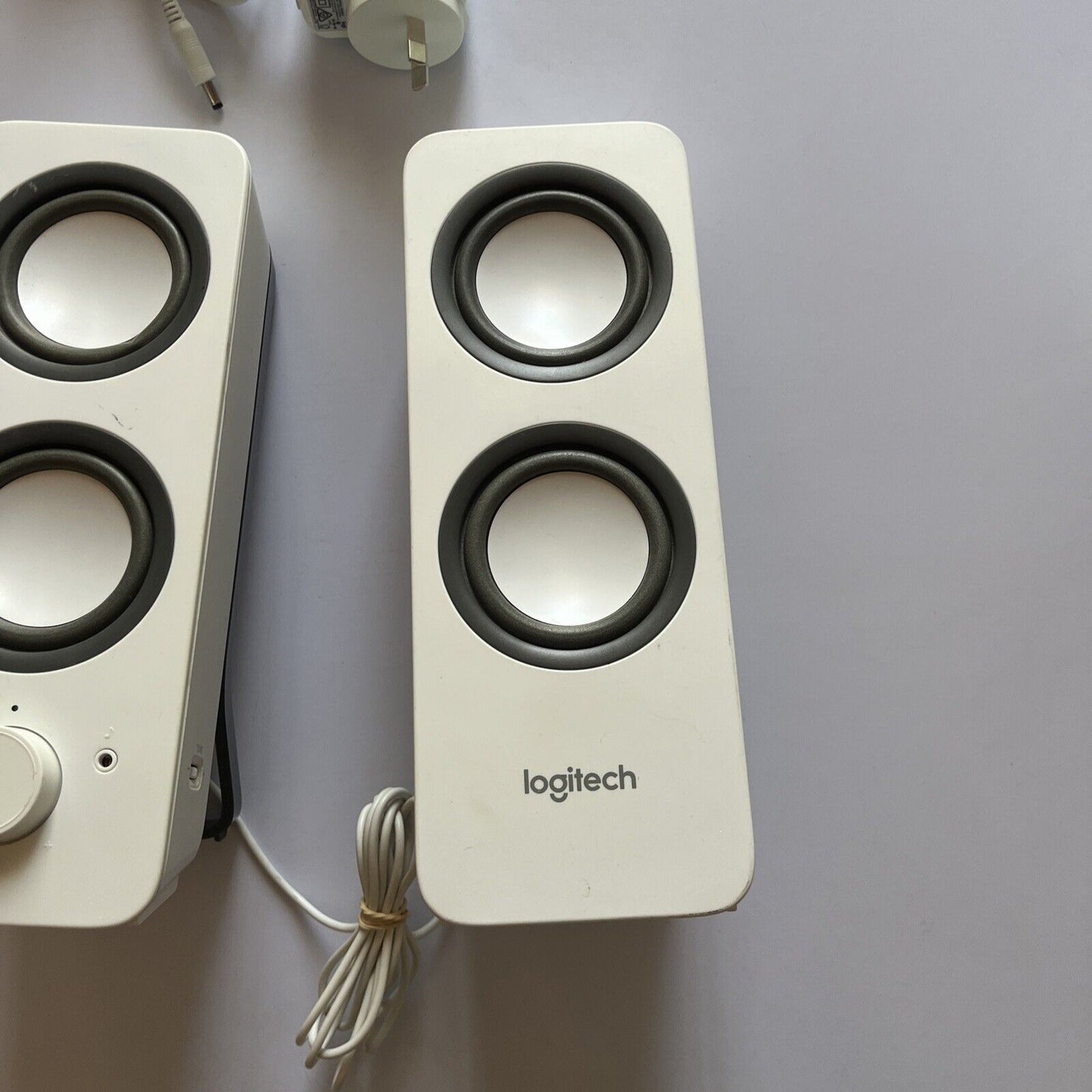 Logitech Multimedia Speakers Z200 S-00135  3.5mm