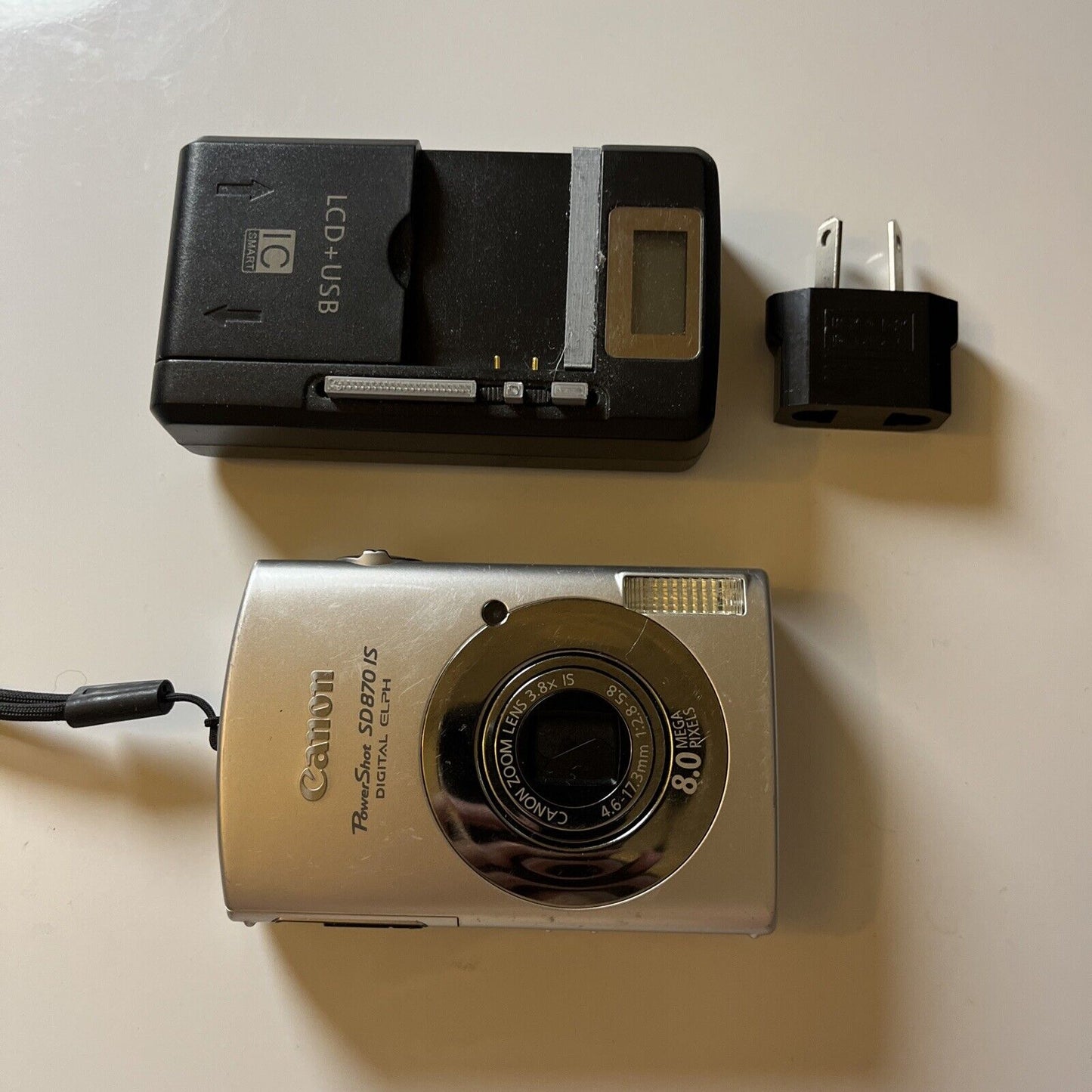 Canon PowerShot SD870 IS ELPH Digital Camera 8MP