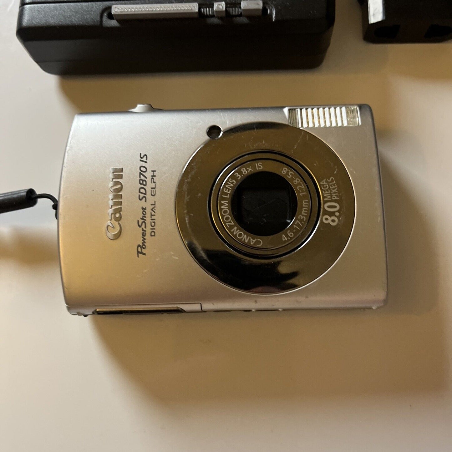 Canon PowerShot SD870 IS ELPH Digital Camera 8MP