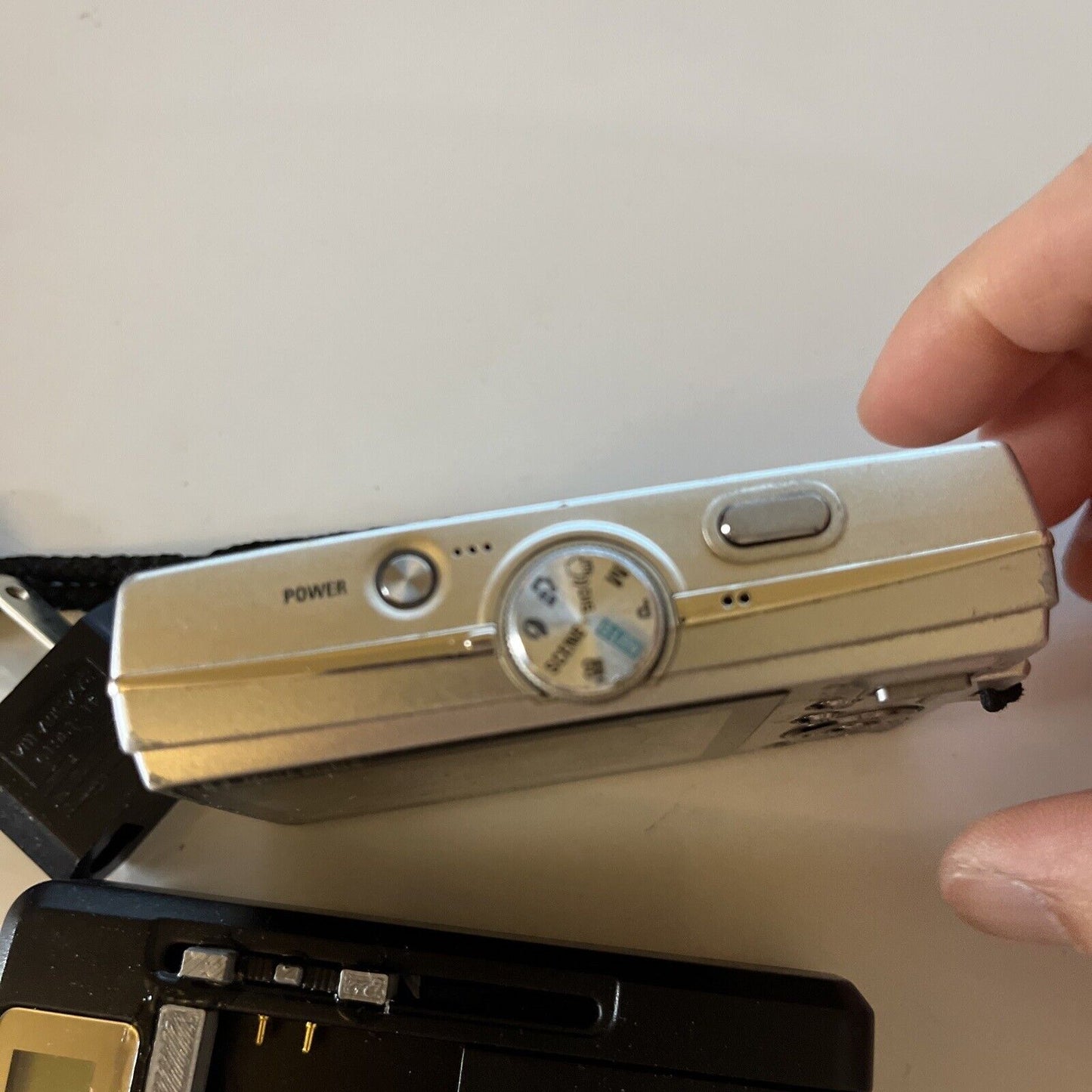 Samsung Digimax L100 Digital Camera 8.2MP With Charger