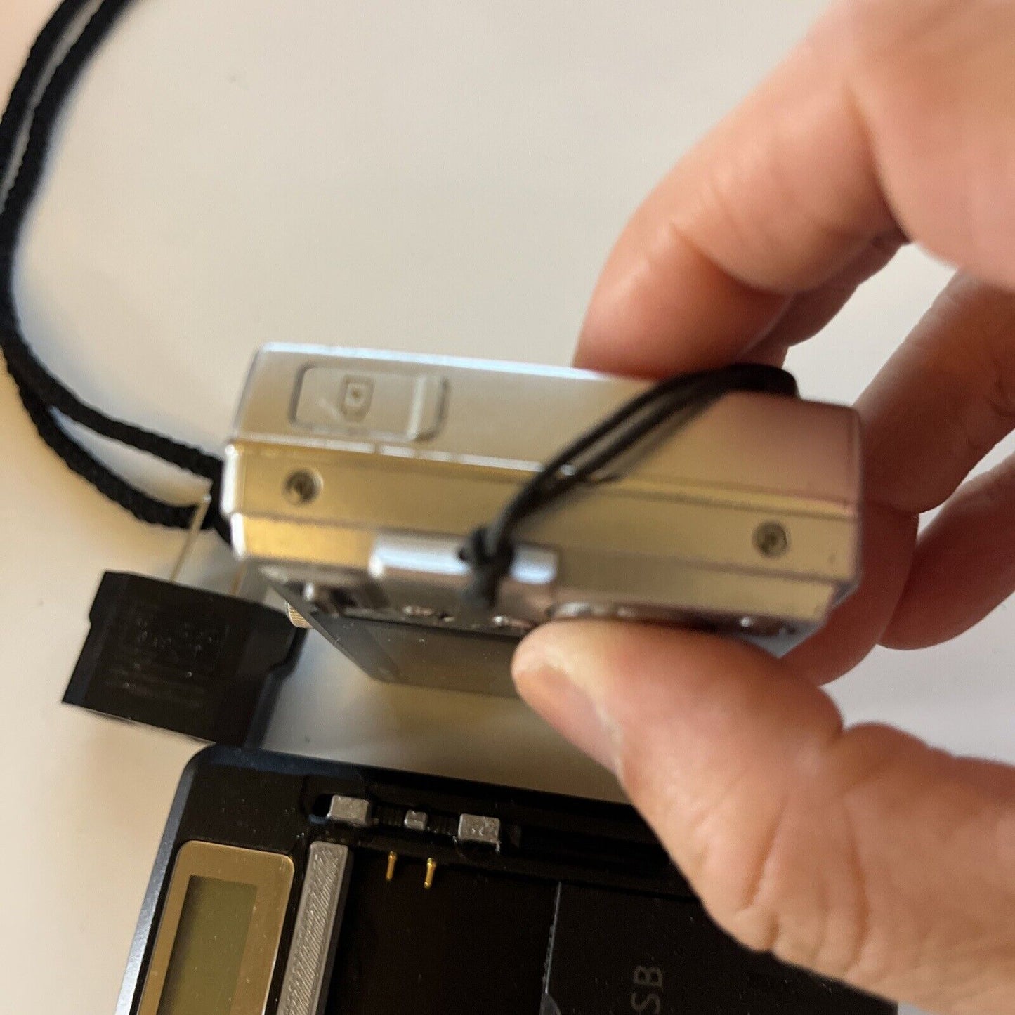 Samsung Digimax L100 Digital Camera 8.2MP With Charger