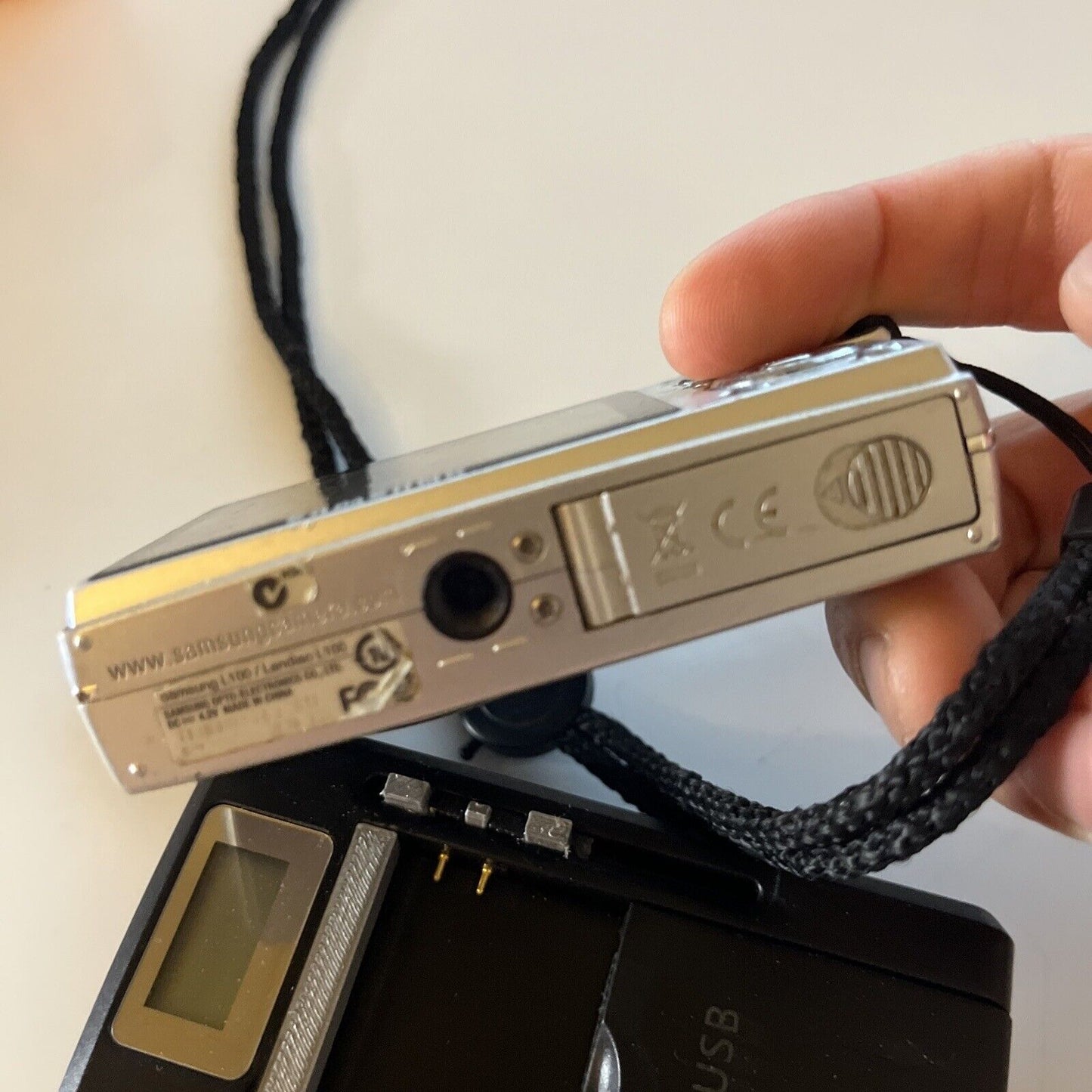 Samsung Digimax L100 Digital Camera 8.2MP With Charger