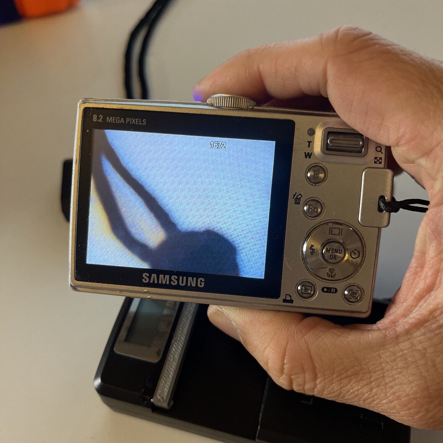 Samsung Digimax L100 Digital Camera 8.2MP With Charger