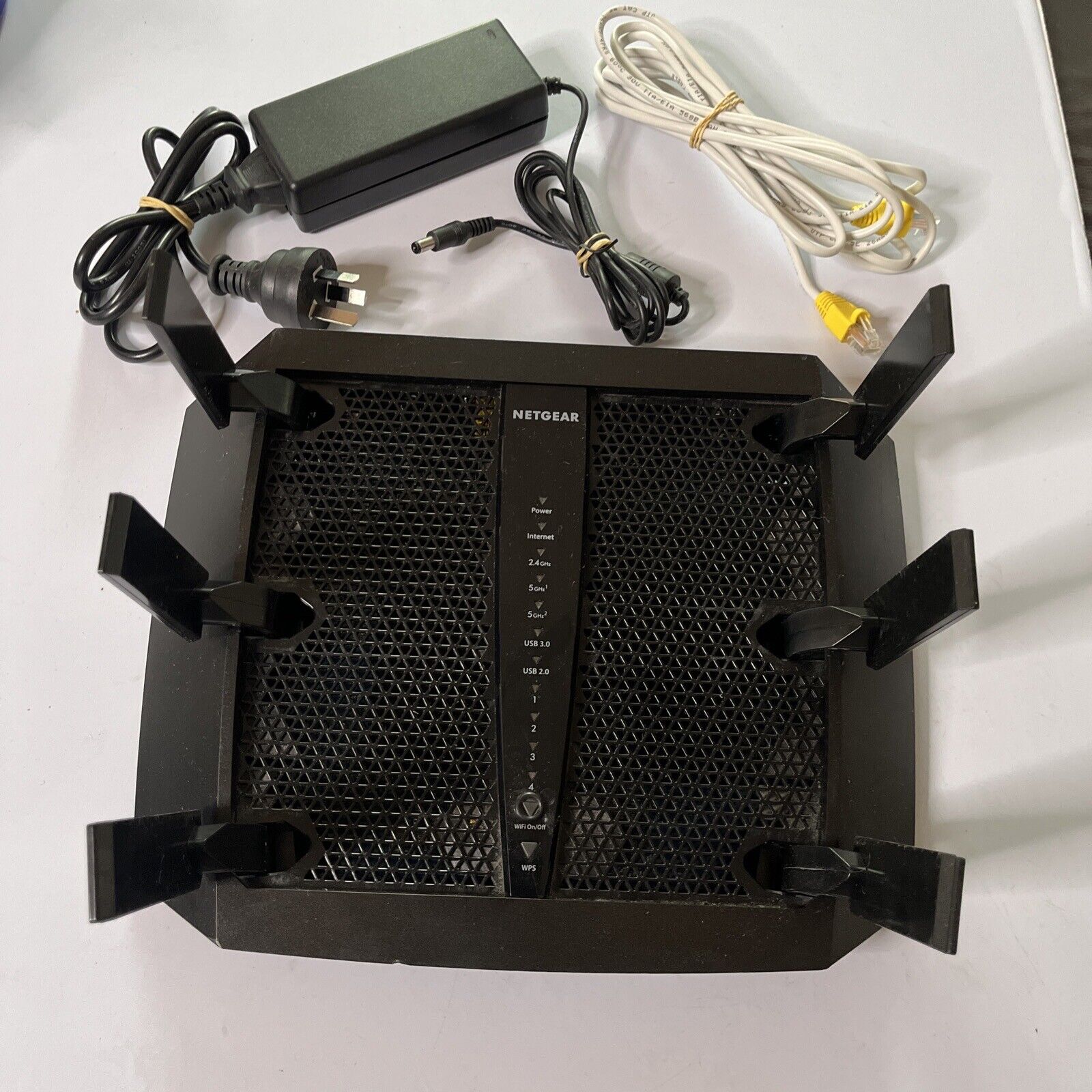 Netgear R8000 Nighthawk X6 AC3200 Tri-Band 4-Port WiFi Gigabit Wireles ...