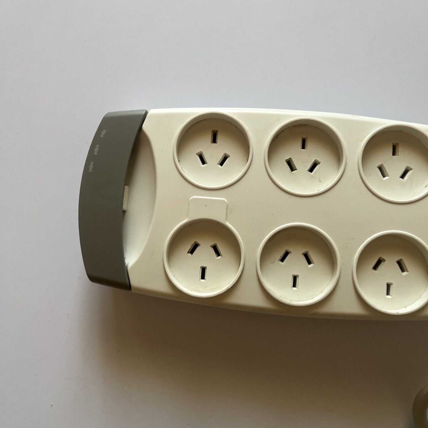 Belkin Portable Socket 6 Outlet + Telephone Surge Protection F9S620au 2M