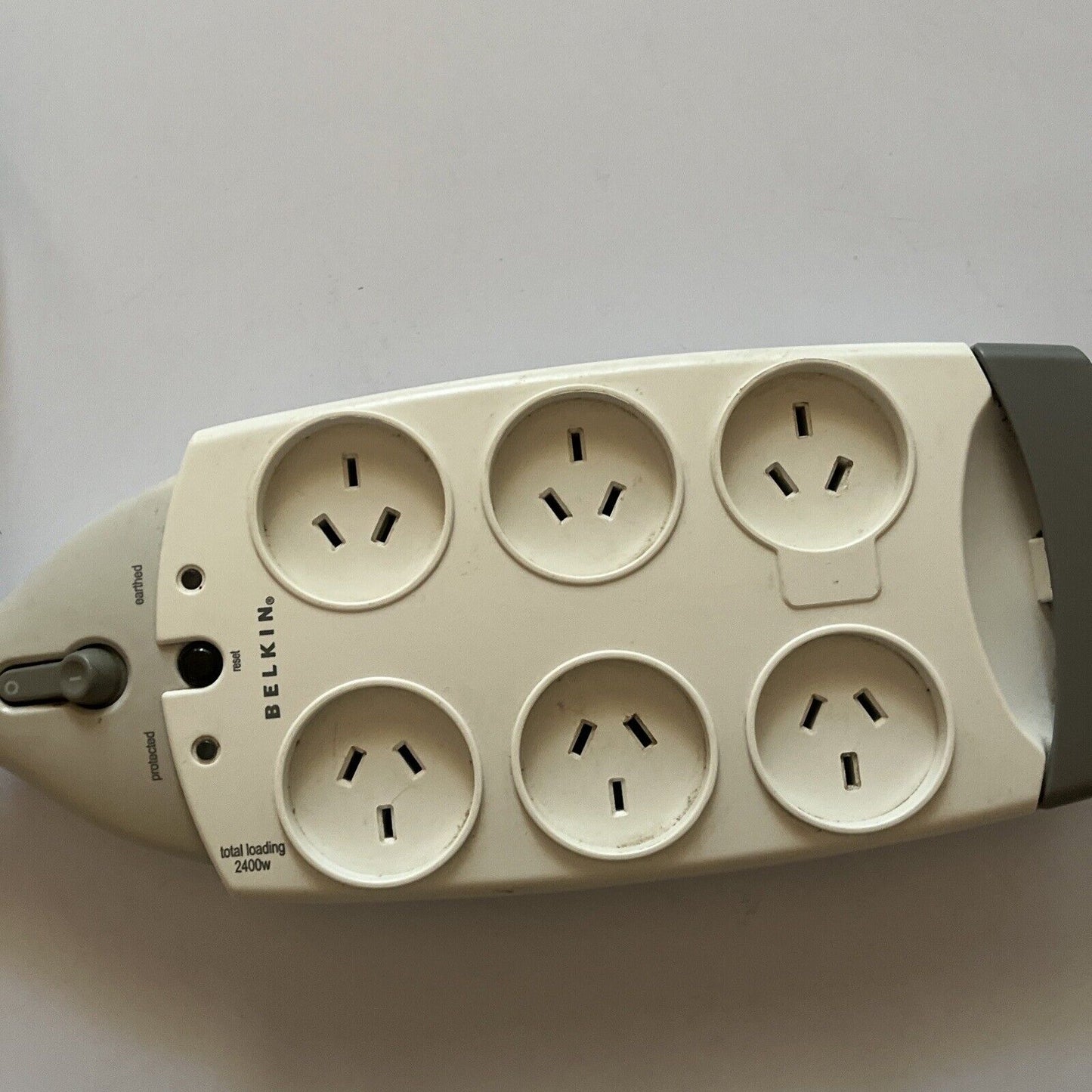 Belkin Portable Socket 6 Outlet + Telephone Surge Protection F9S620au 2M