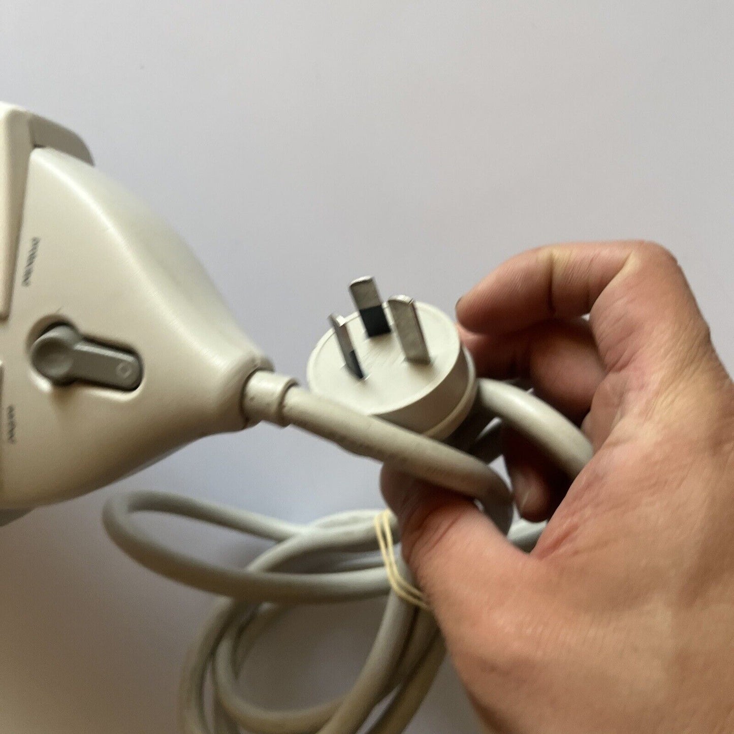 Belkin Portable Socket 6 Outlet + Telephone Surge Protection F9S620au 2M