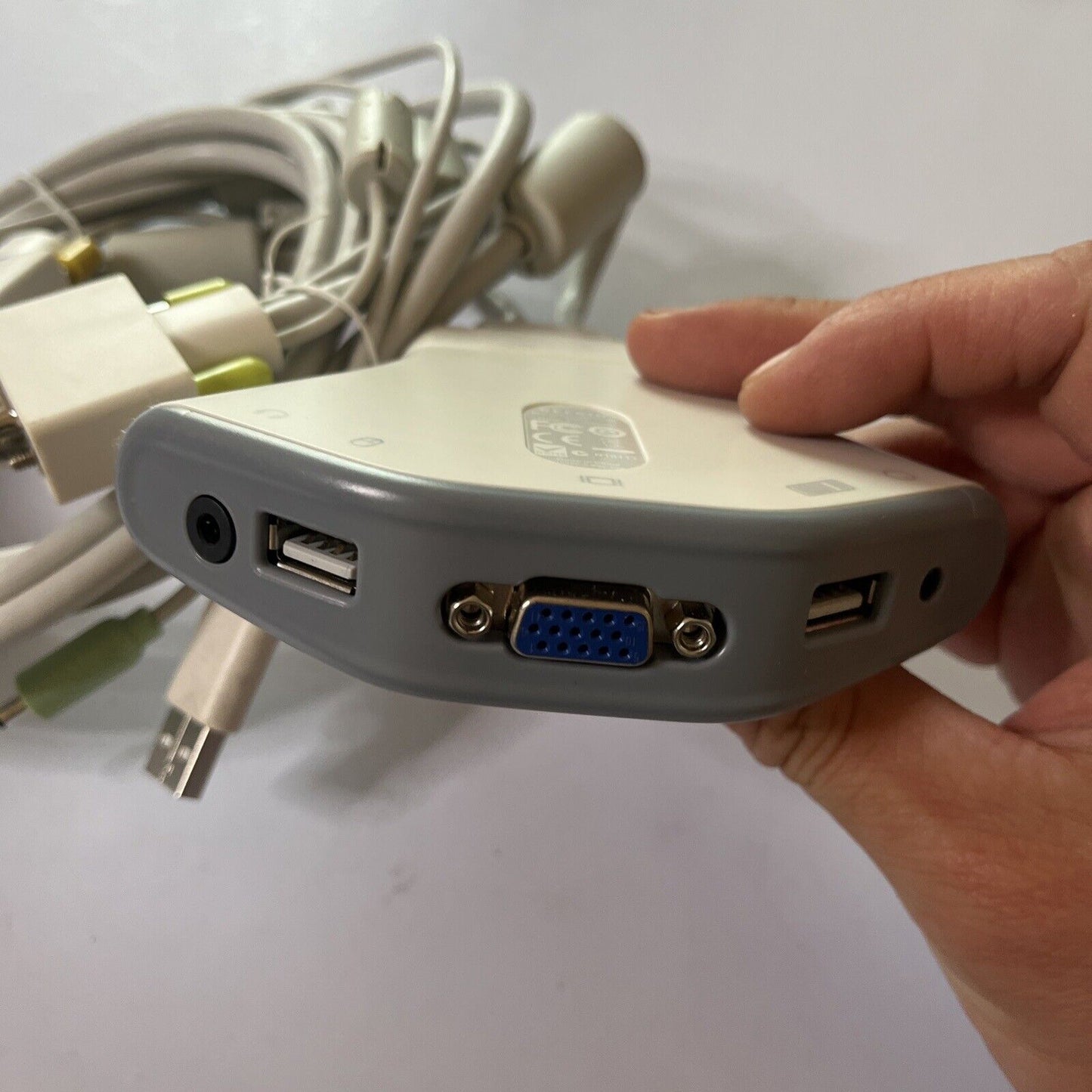 Belkin Flip USB With Audio KVM Switch VGA Port Model F1DG102U